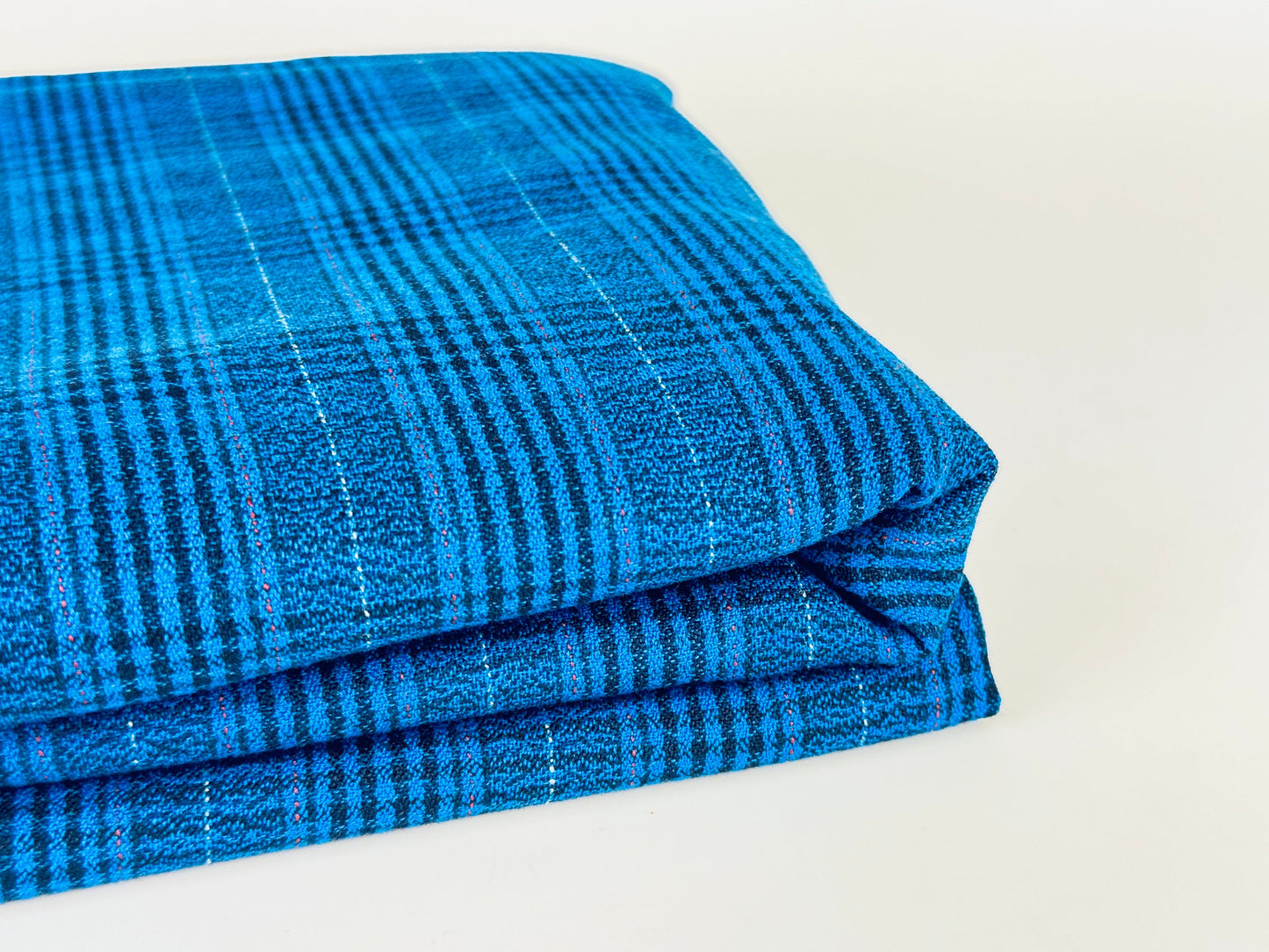 Tissu polyester à carreaux bleu et noir vintage - 122 x 147 cm