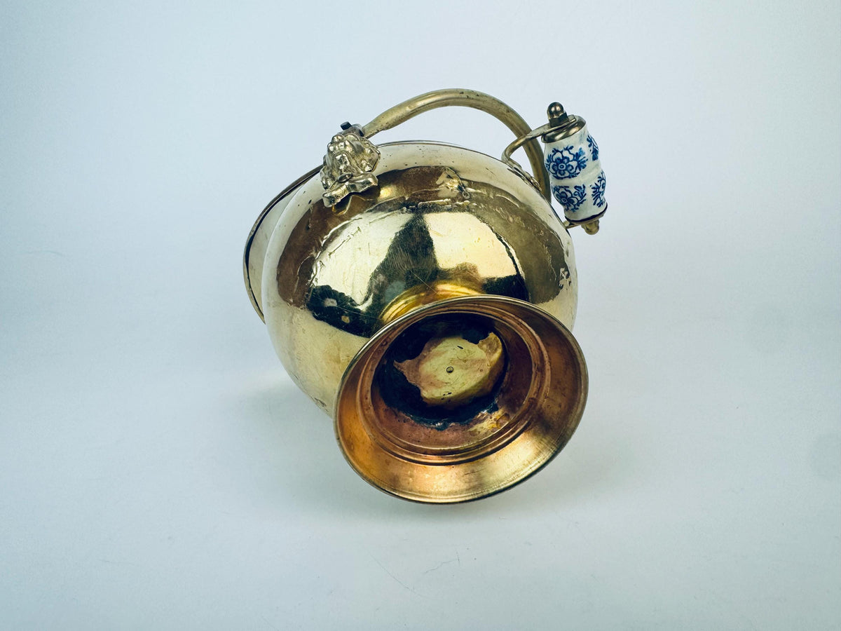 Product image for 'vintage brass lion head coal scuttle bucket elegant fireplace accent' (view fd6cc2)