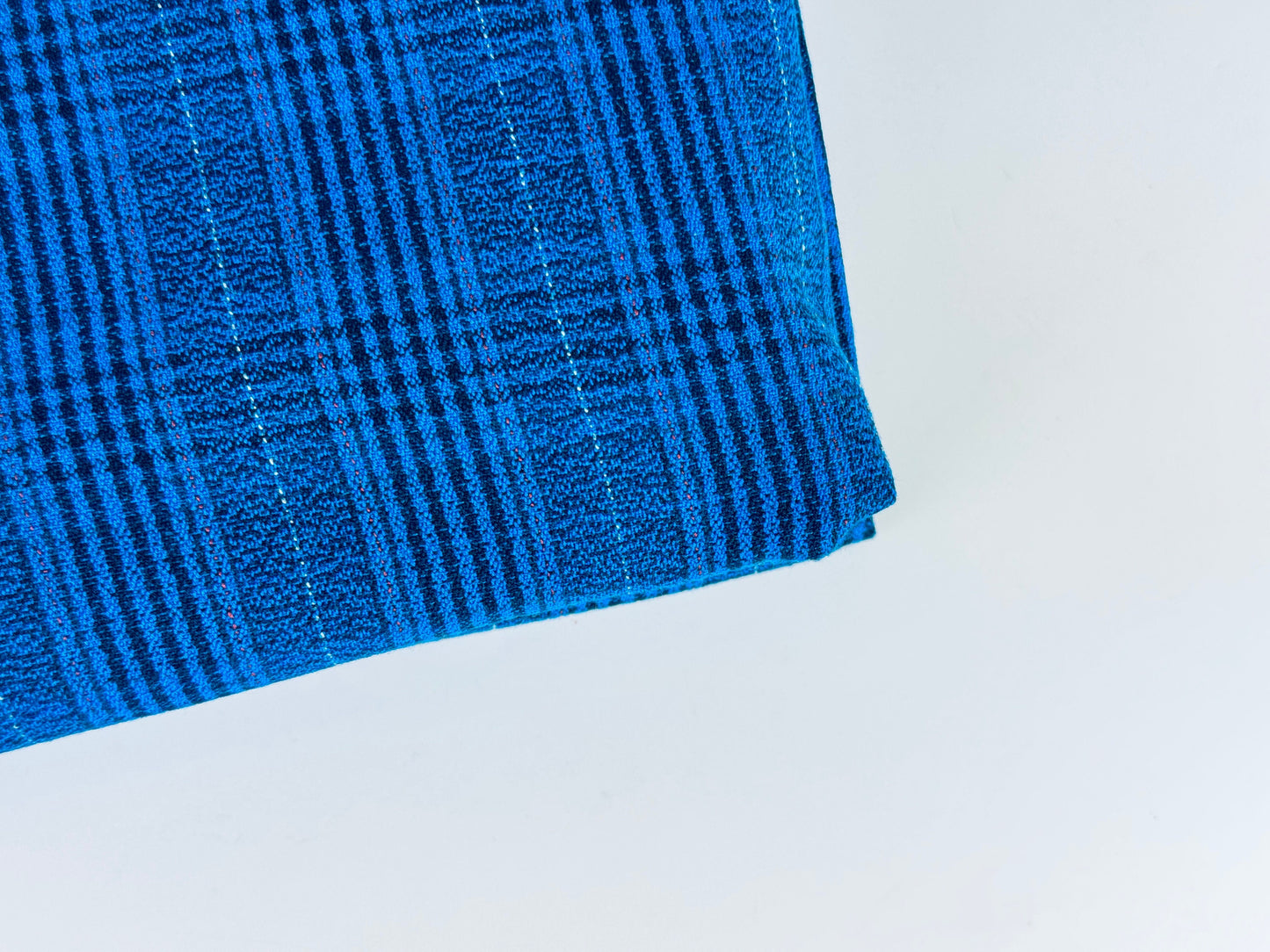 Tissu polyester à carreaux bleu et noir vintage - 122 x 147 cm