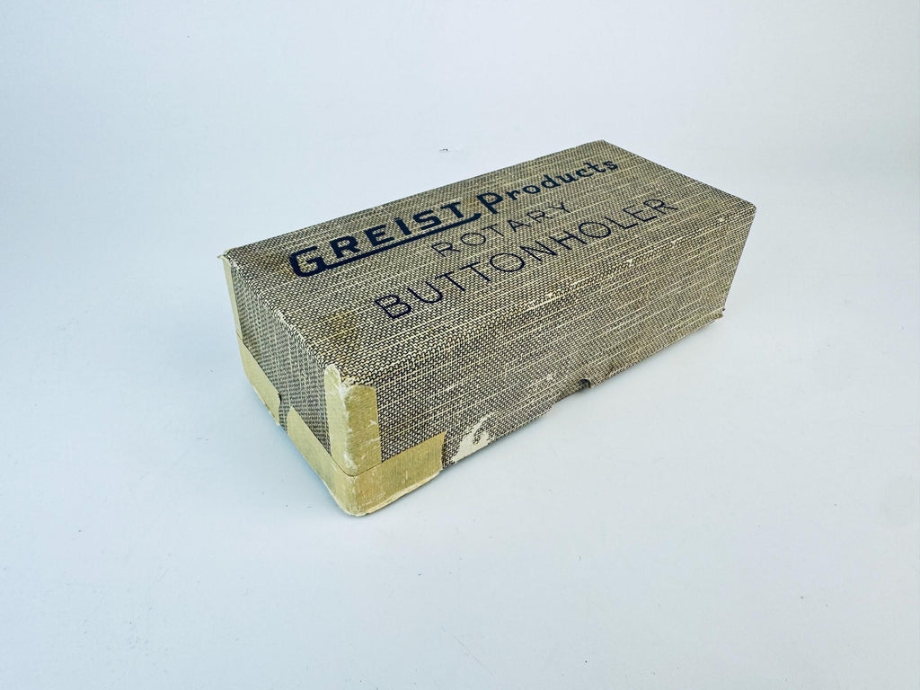 Product image for 'vintage 1950s greist rotary buttonholer model 683 box manual made in usa' (view 534f4d)