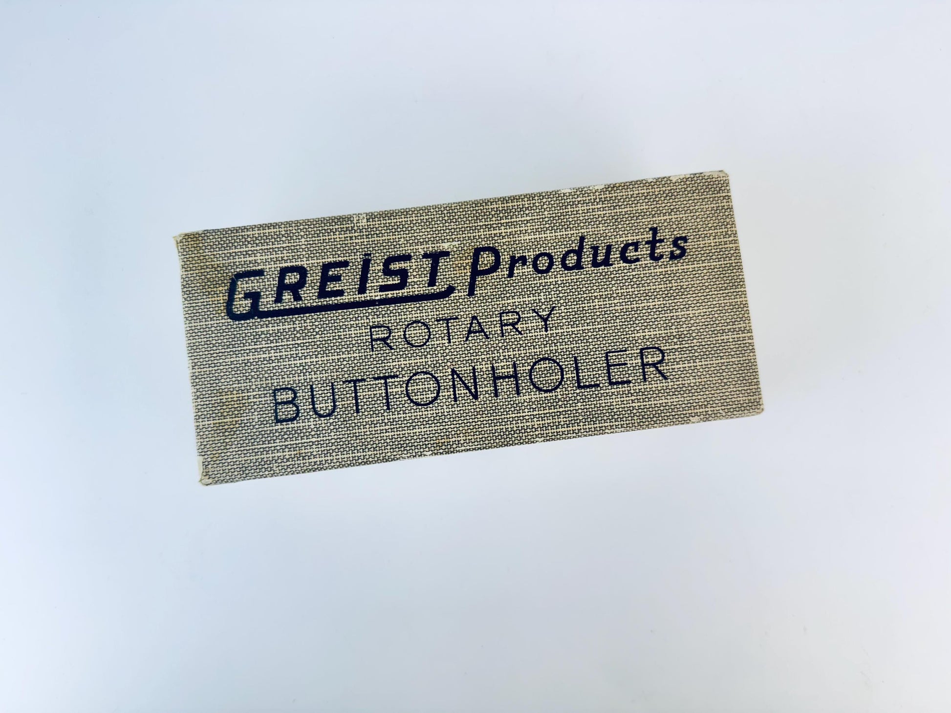 Product image for 'vintage 1950s greist rotary buttonholer model 683 box manual made in usa' (view 10296c)