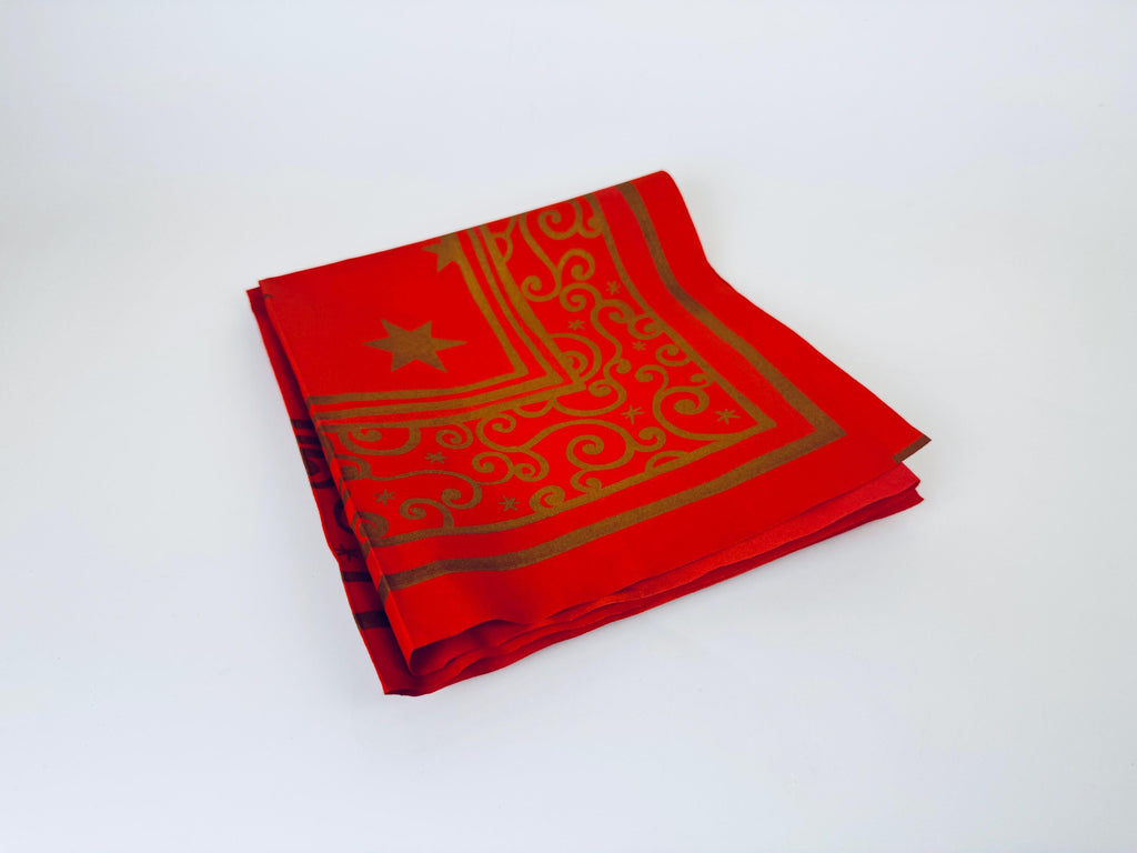 Product image for 'vintage square red gold deluxe spunbond fabric christmas tablecloth new old stock nos star scroll pattern' (view 0cab30)