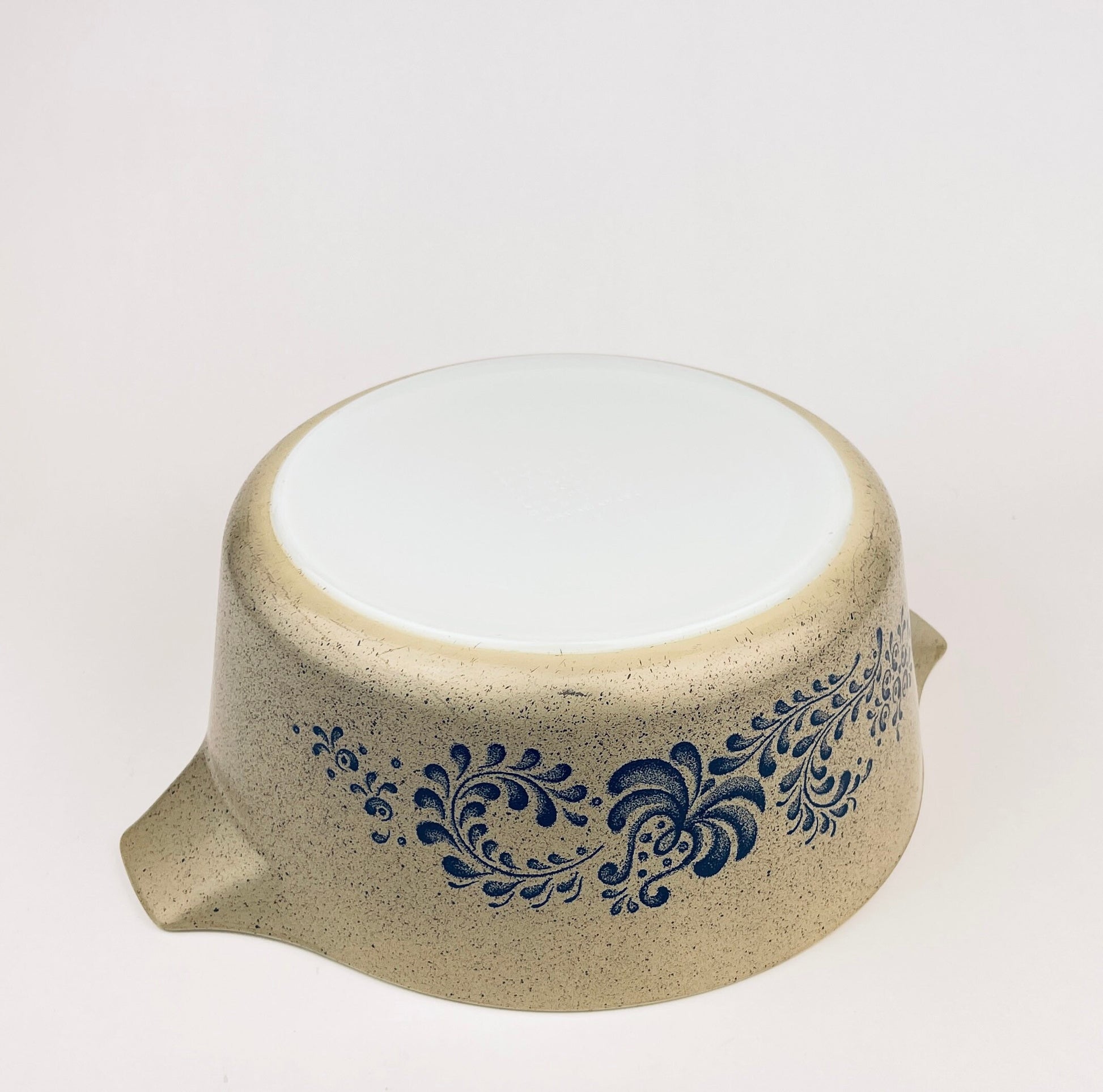 Product image for 'vintage homestead pyrex casserole dish 475 b' (view bd5121)