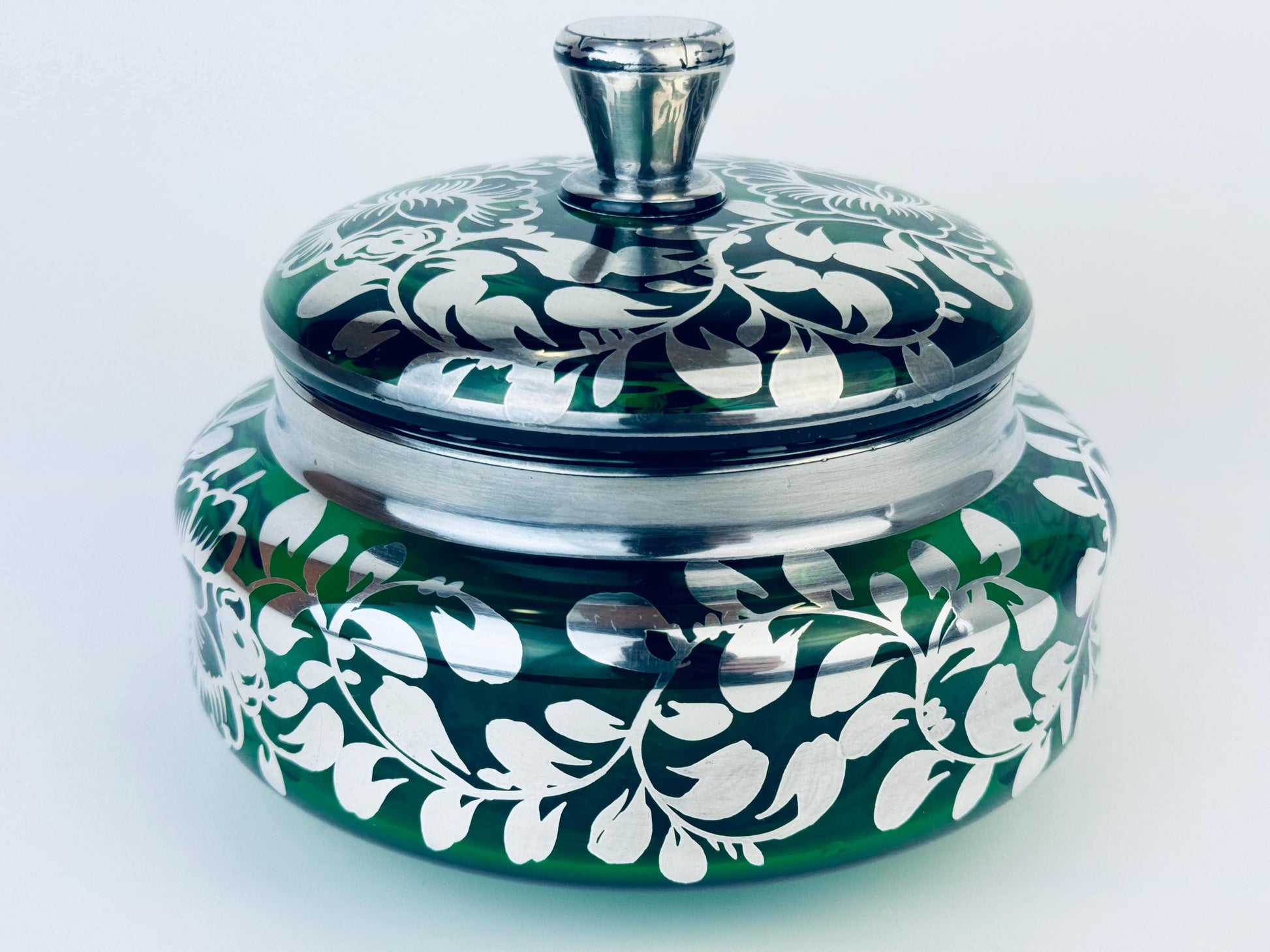Product image for 'vintage dark forest green lidded glass vanity dresser jar silver floral leaf overlay pattern' (view 129274)