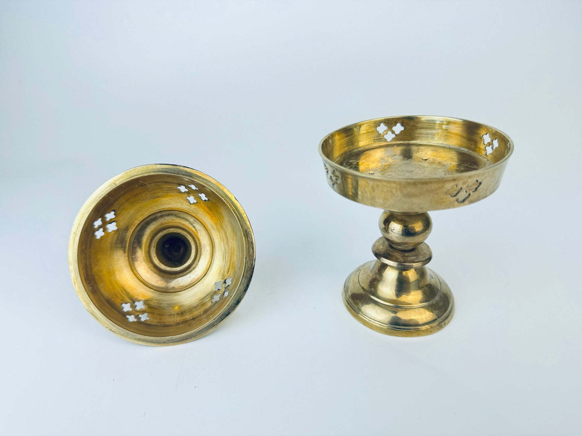 Product image for 'vintage solid brass pedestal incense burner' (view e3da15)
