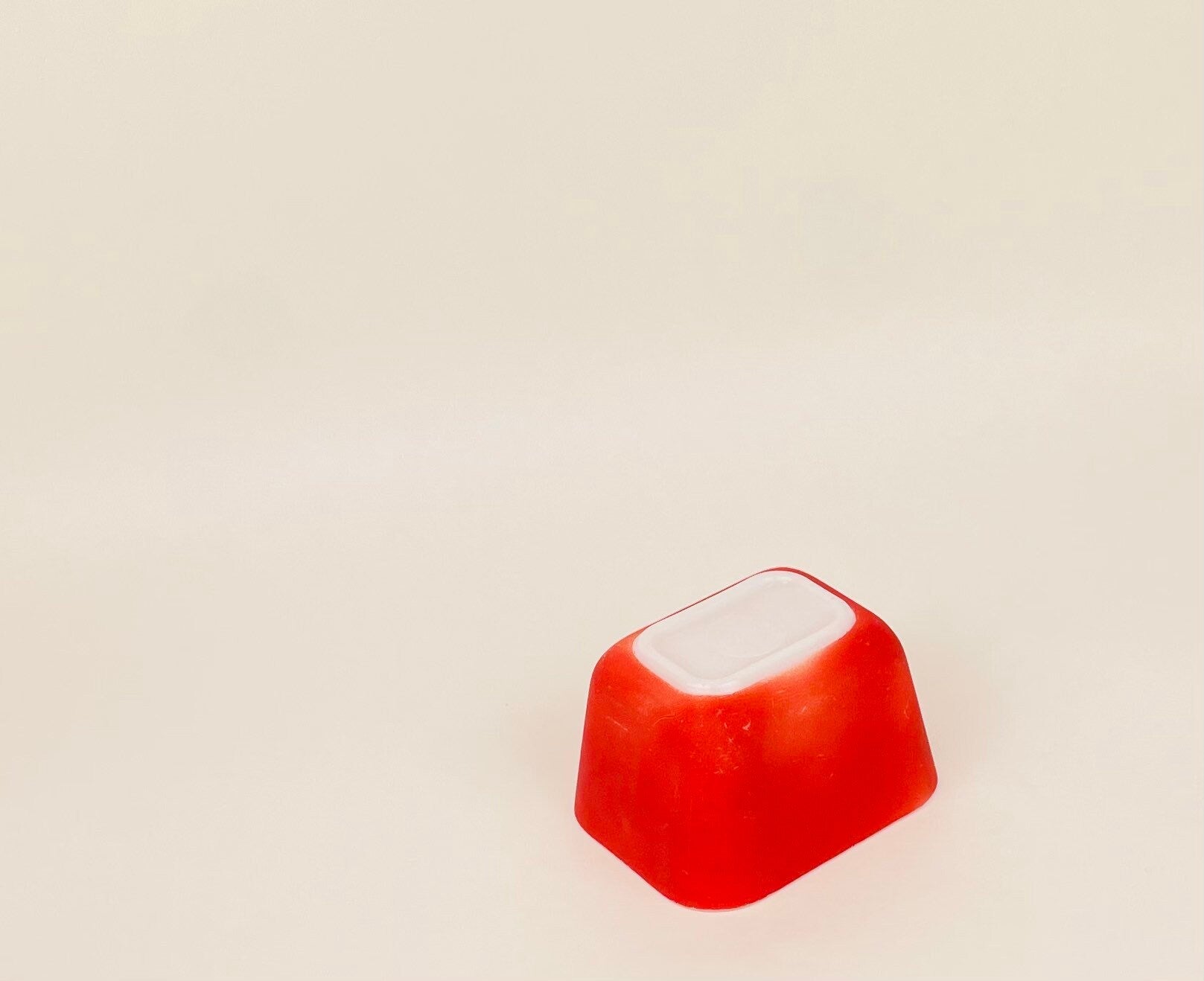 Product image for 'vintage small pyrex refrigerator fridgie dish primary red 501' (view 71c654)