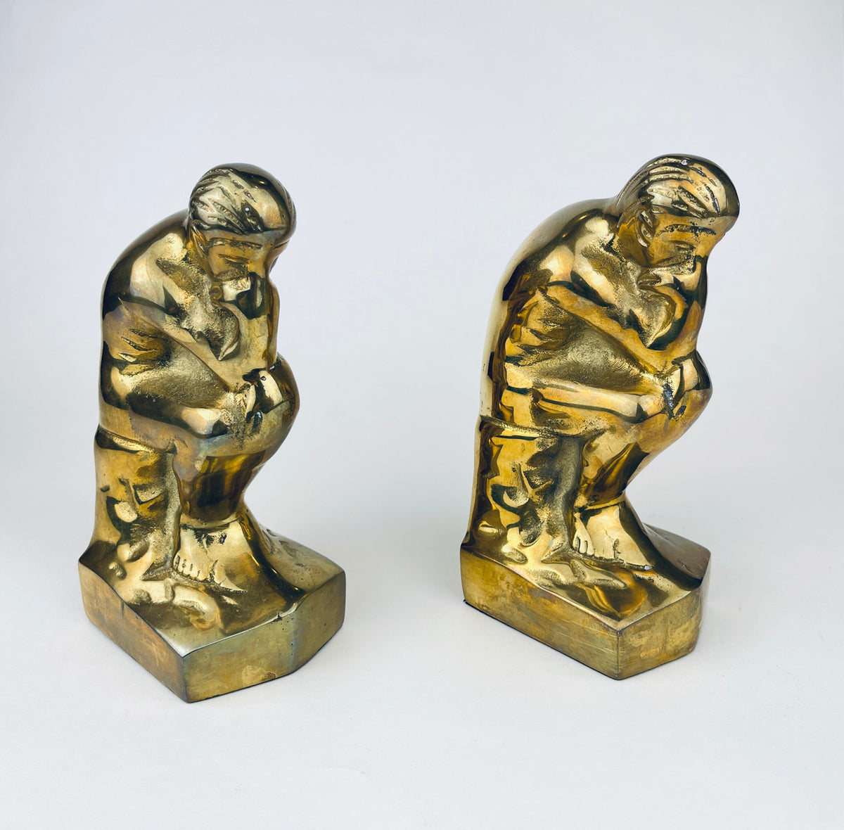 Product image for 'vintage solid brass thinker man bookends attractive aged metal patina gold decor' (view 5f907f)