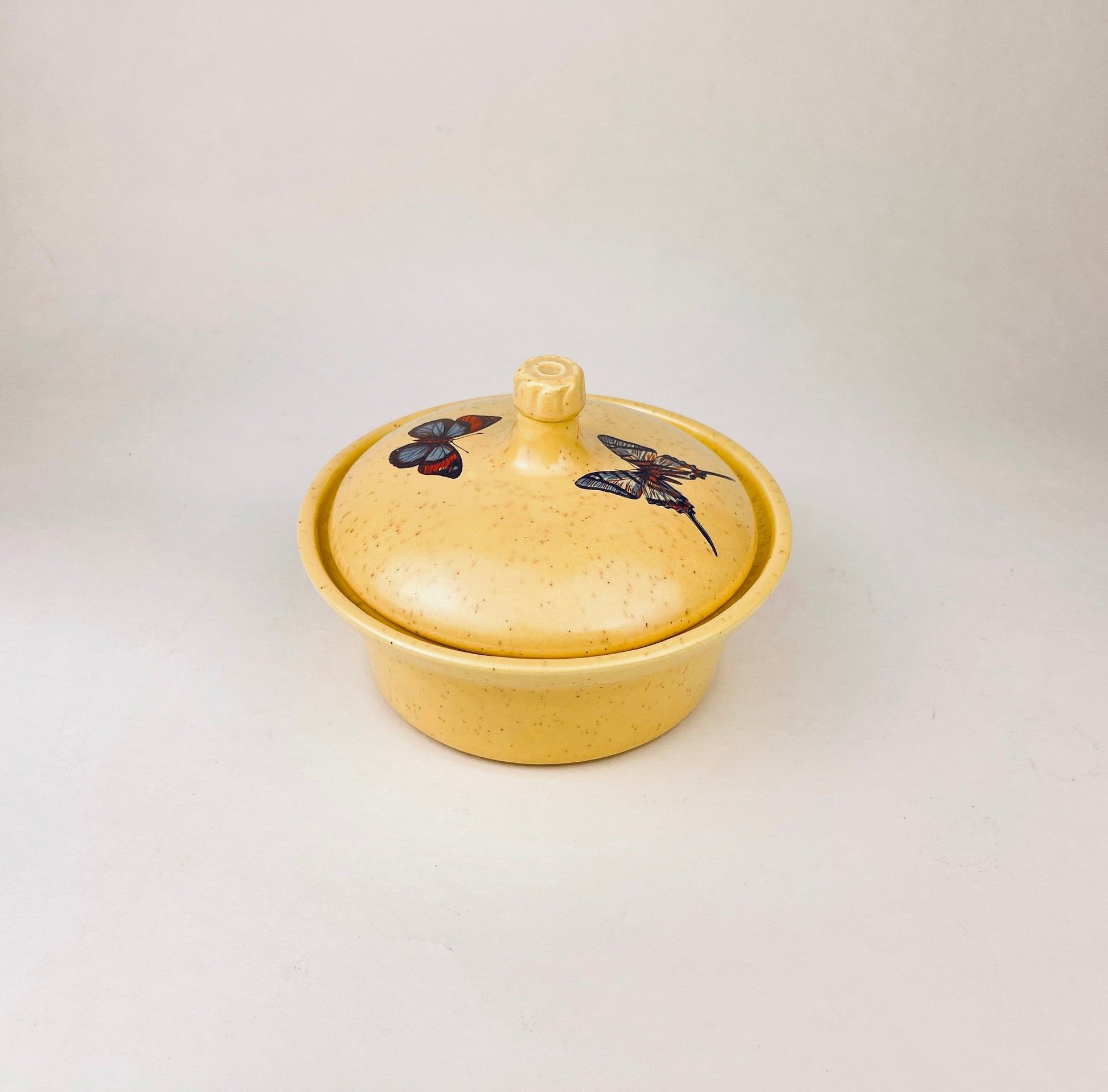 Product image for 'vintage treasure craft butterfly covered dish speckle pattern made in usa' (view ddd037)