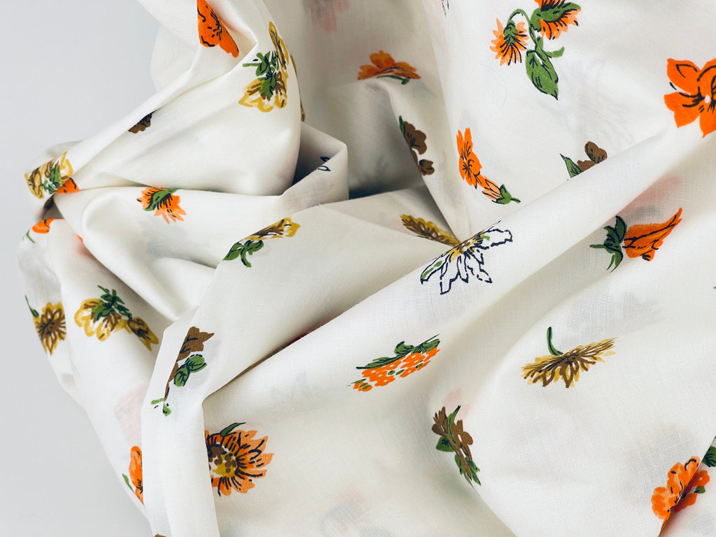 Product image for 'vintage white orange brown floral polyester fabric material 45 x 126' (view e1c9ff)