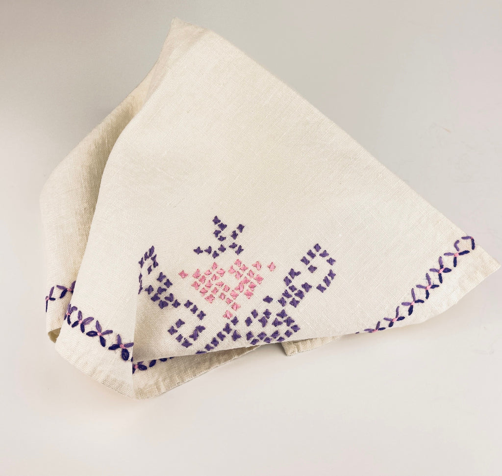 Product image for 'vintage embroidered linen napkins set of 6 in pink purple cross stitch' (view 811671)