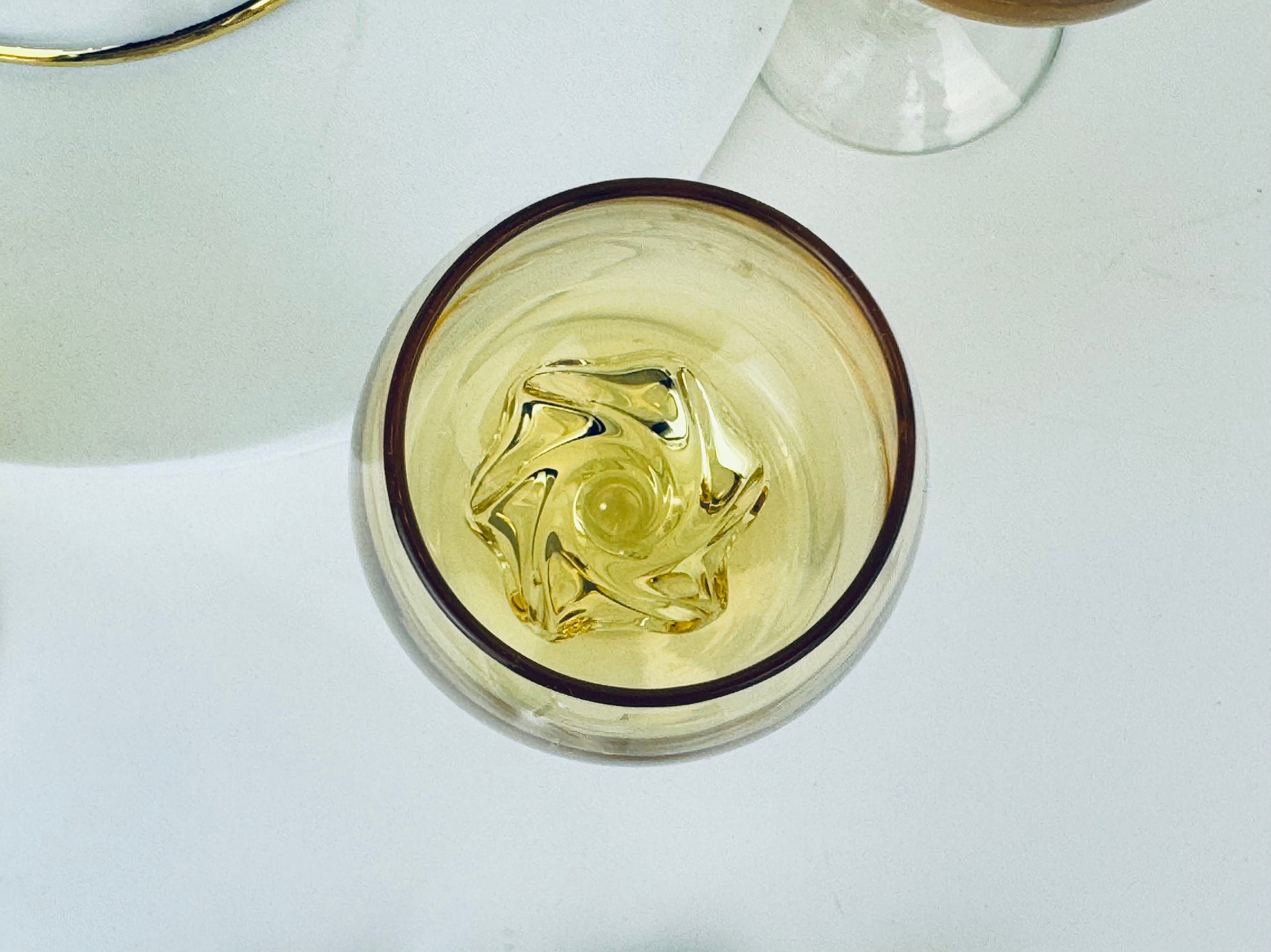Product image for 'vintage amber gold crystal drink ware barware set decanter four 4 aperitif swirl pedestal glasses barware gift' (view 92a195)