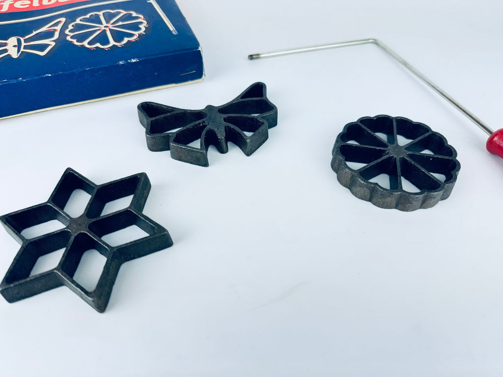 Product image for 'vintage cast iron cook waffle mold press dessert making utensil made in germany by hs waffelbackerei' (view 93d998)