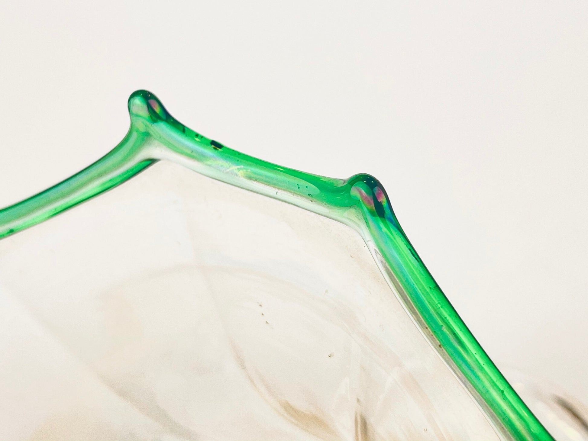 Product image for 'vintage depression glass bud vase scalloped ruffled top green rim' (view 3edcc3)