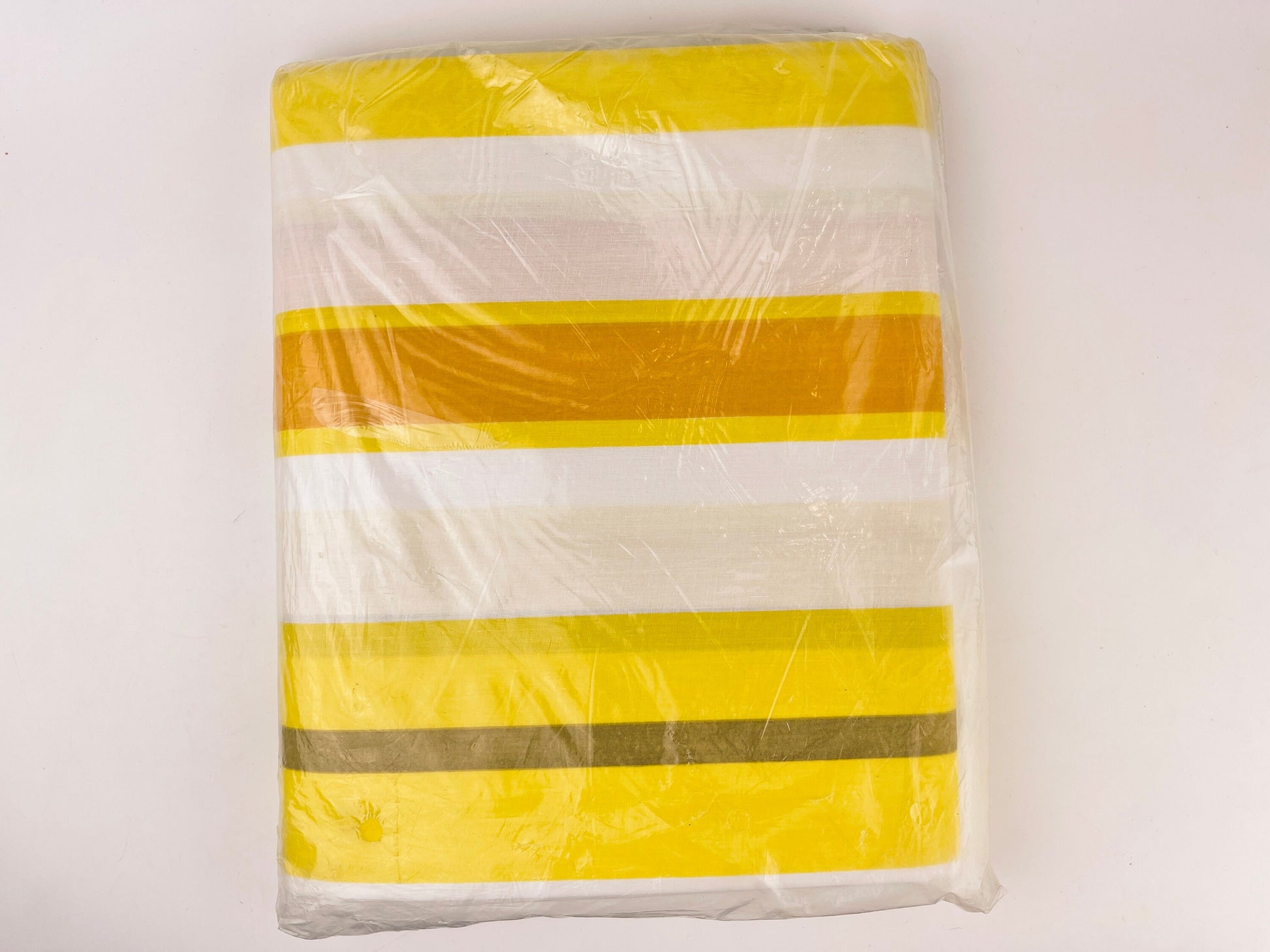 Product image for 'vintage sears perma prest 1970s yellow striped twin flat sheet 50 50 cotton polyester blend new old stock nos' (view b6f1ac)