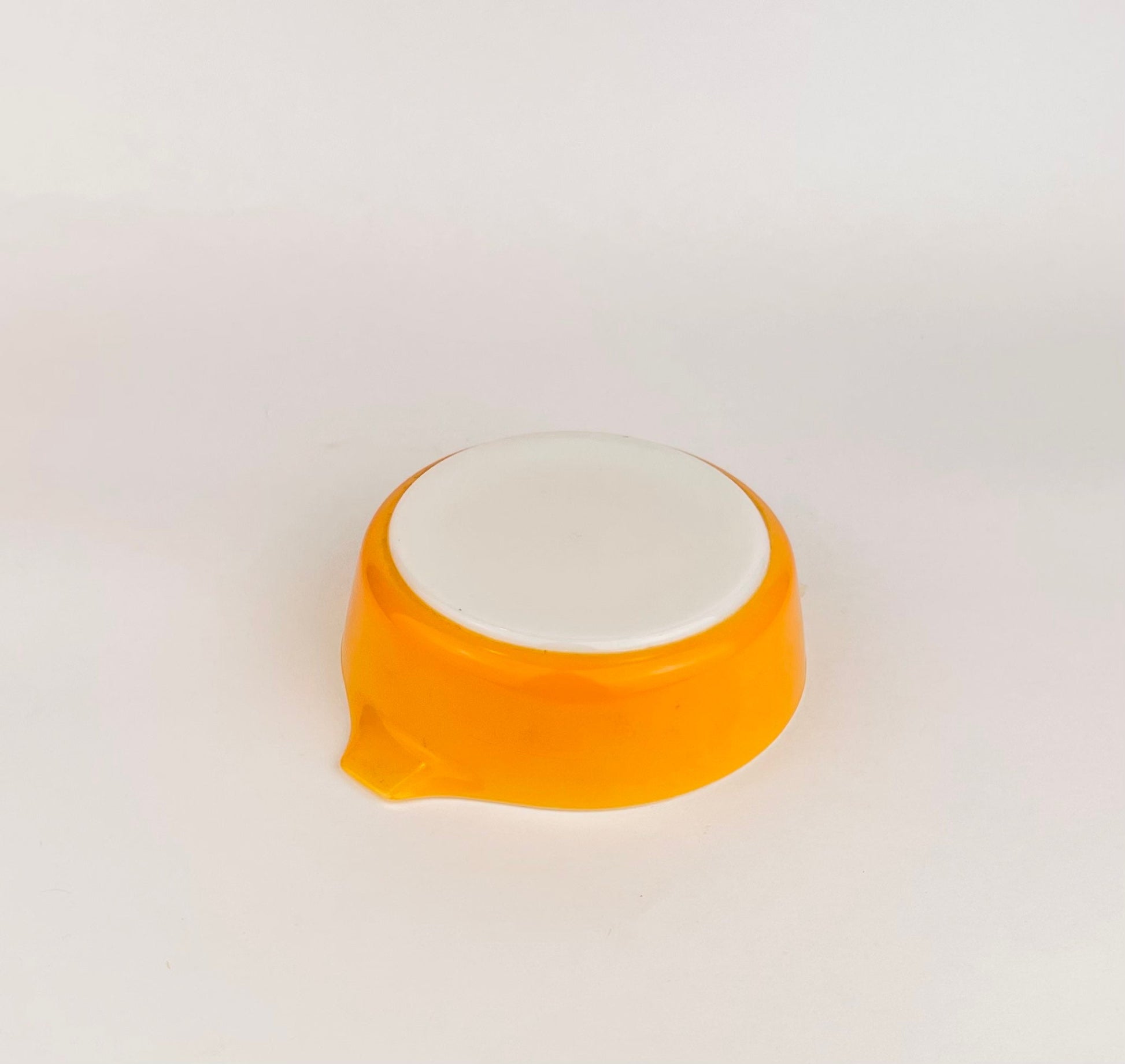 Product image for 'vintage yellow pyrex casserole dish 471 1 pt or 0 57 l' (view 7fa251)
