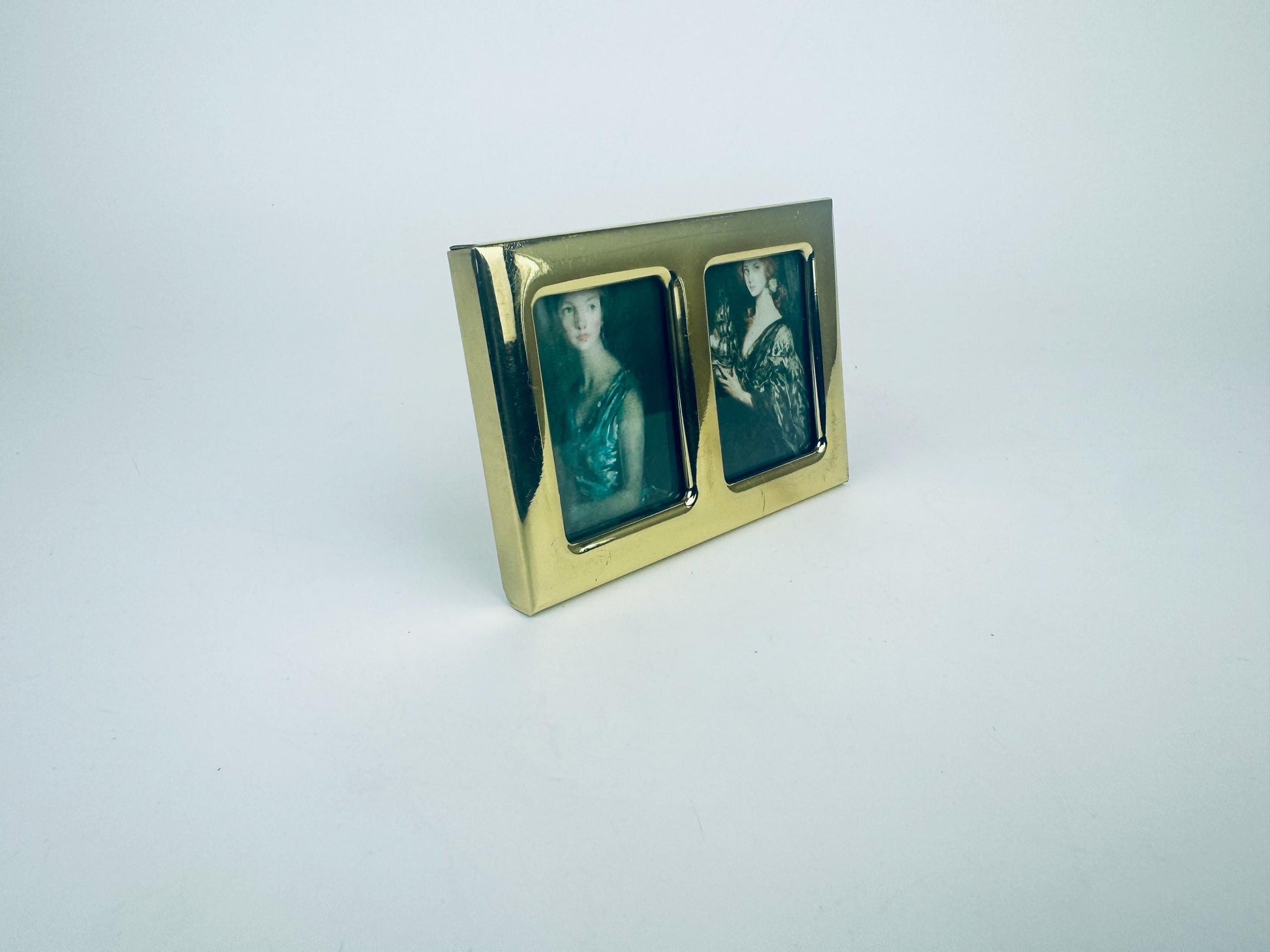 Product image for 'vintage solid brass tabletop duo picture frame made in korea' (view 6fbafc)