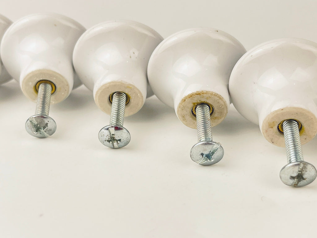 Product image for 'vintage chinoiserie style blue white floral ceramic knobs set of 2' (view 6ed0f6)
