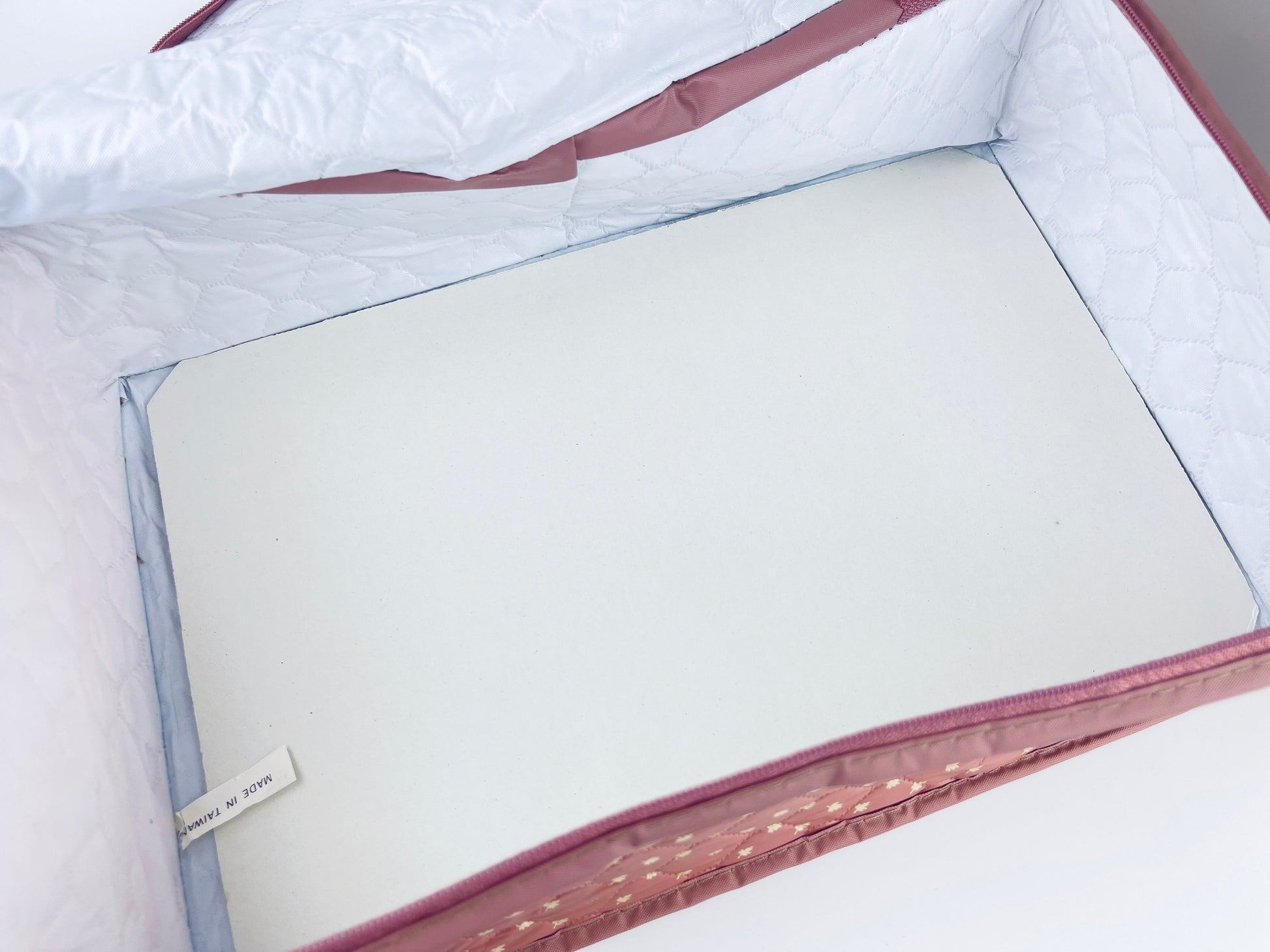 Product image for 'vintage purple beige collapsible quilted plastic china storage bags made in taiwan set of two 2' (view bca24e)