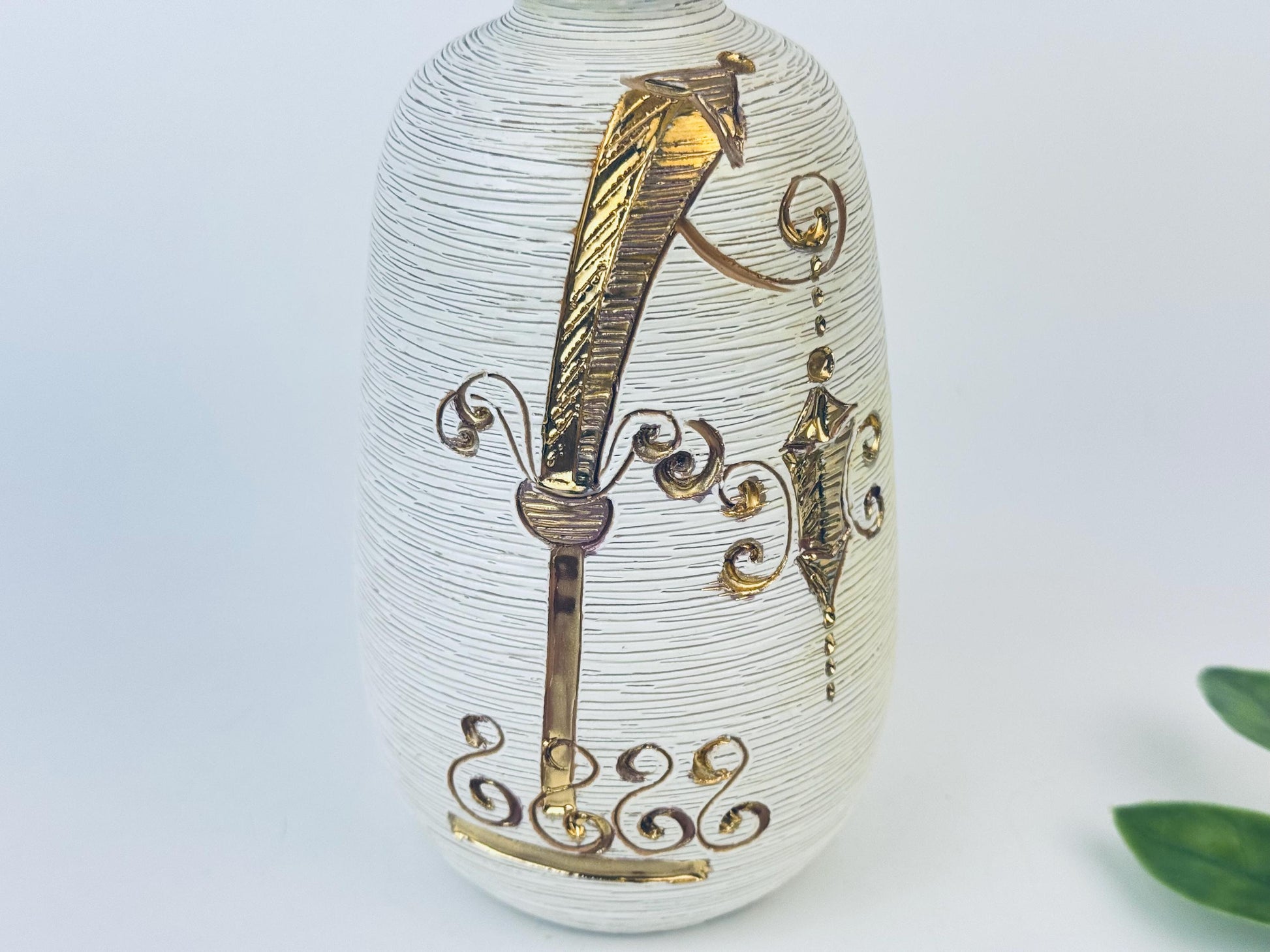 Product image for 'vintage incised gold gilt vase fratelli fanciullacci made in italy' (view 1dc06f)