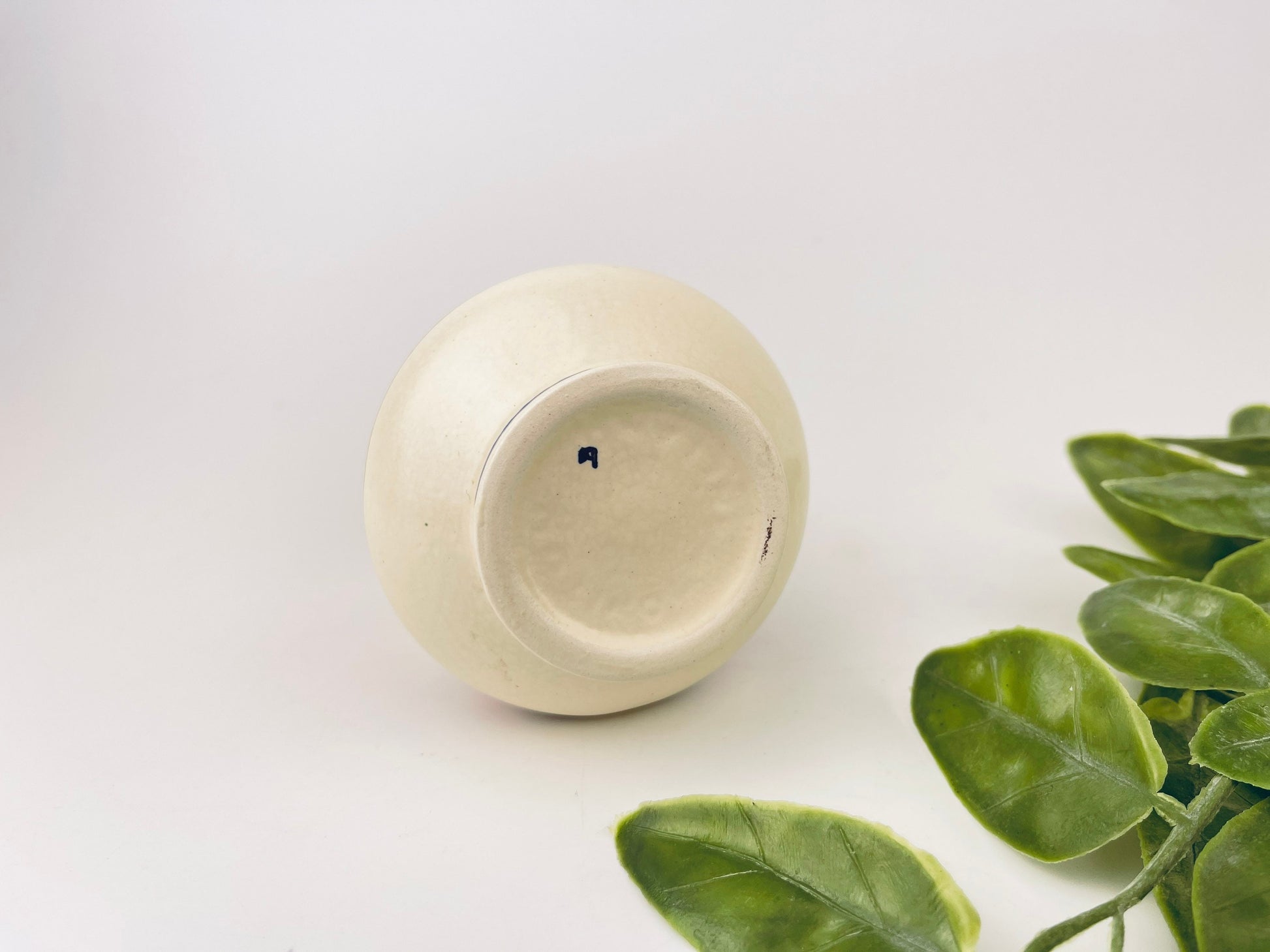 Product image for 'vintage honiton pottery art deco posey vase hand painted floral elegance' (view 932533)