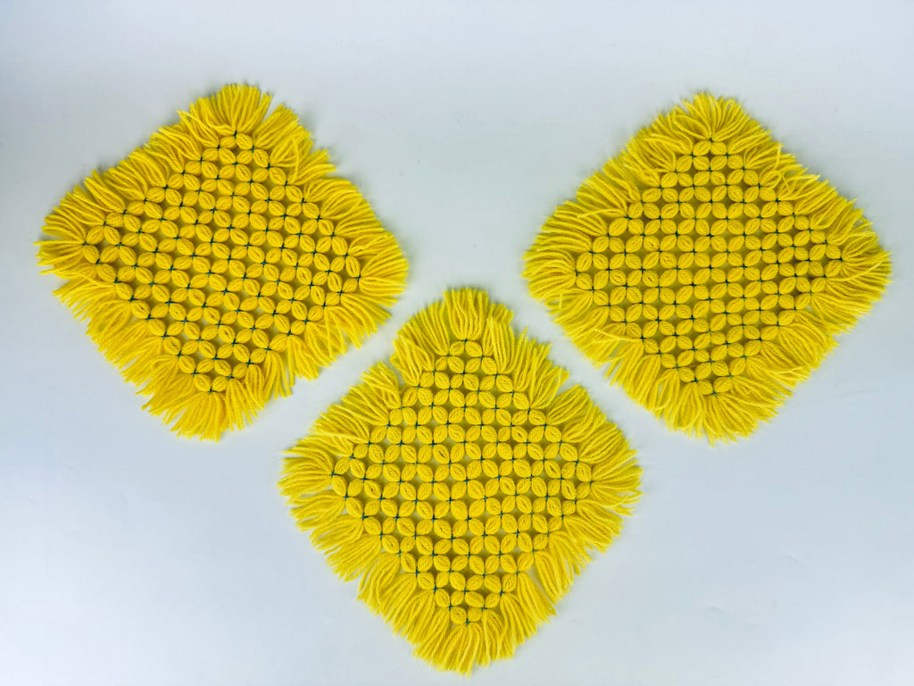 Product image for 'vintage yellow blue woven fringe table runner placemats' (view 1106f4)