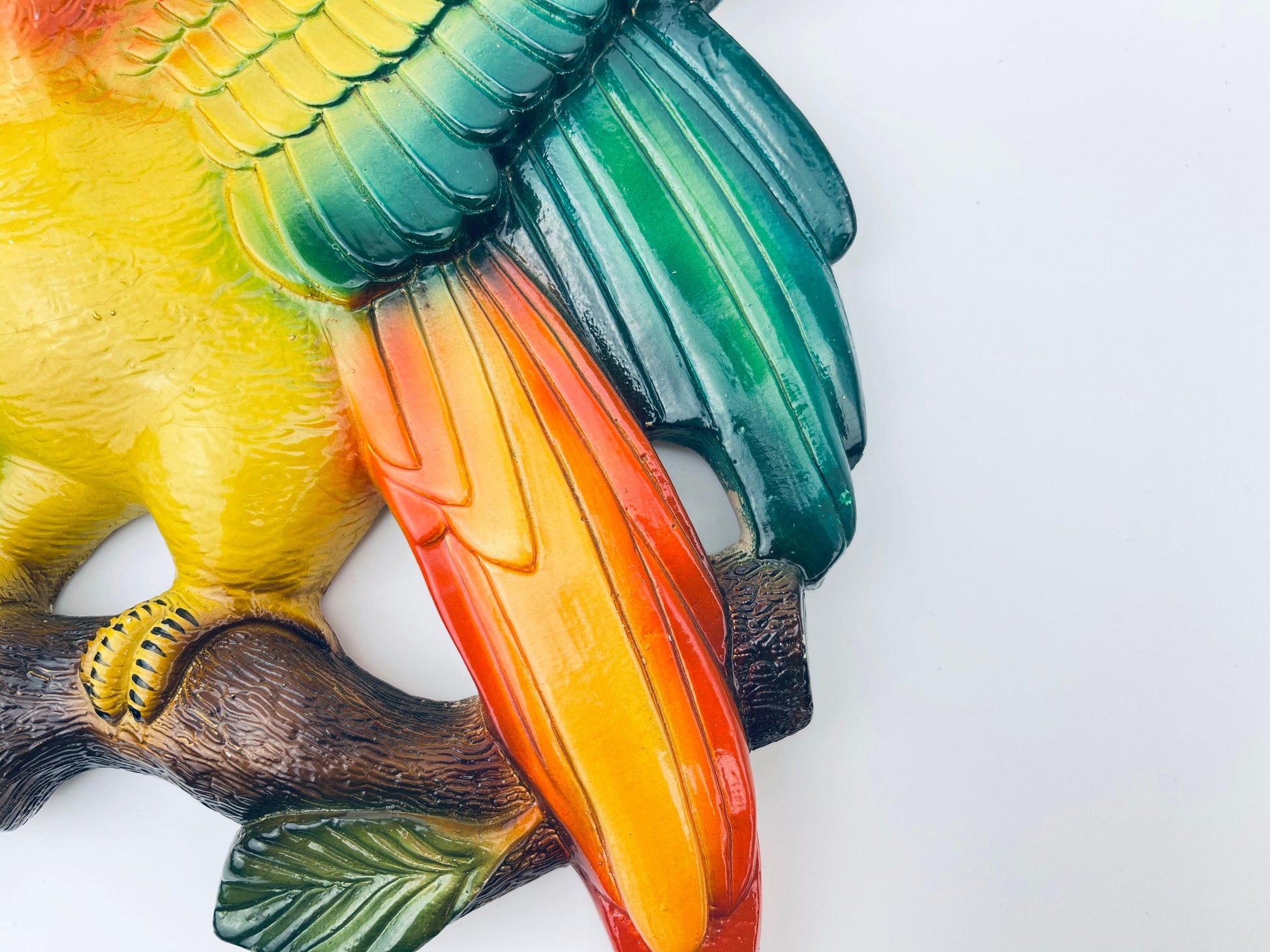 Product image for 'vintage vibrant mid century parrot chalkware wall art hand painted devonware canada' (view bd6b46)