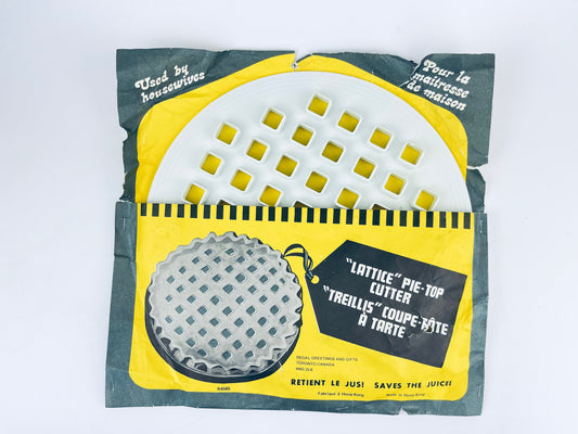 Product image for 'vintage plastic lattice pie top cutter saves the juice made in hong kong' (view 75f1fd)