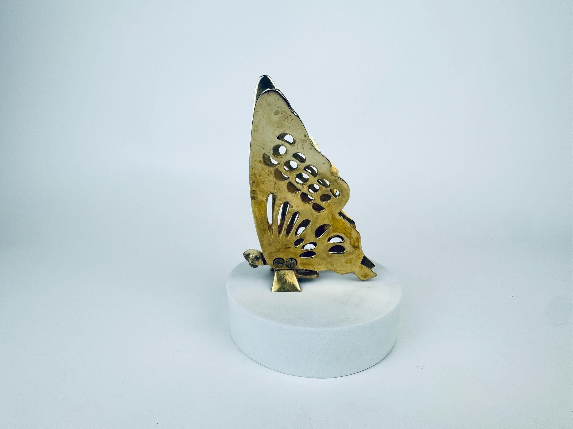 Product image for 'vintage solid brass butterfly figurine' (view 93b86a)
