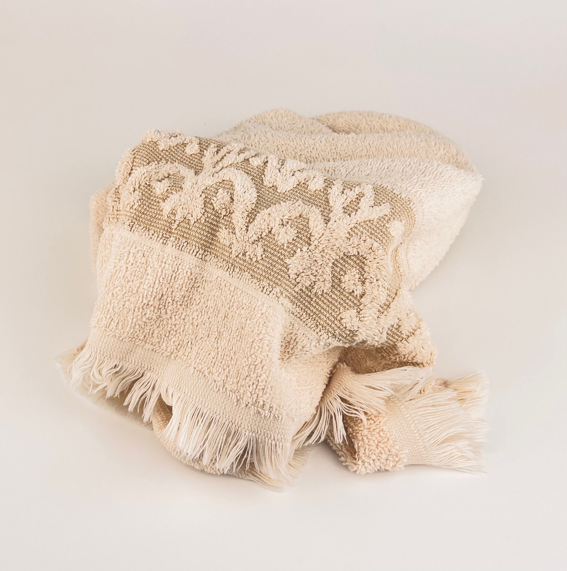 Product image for 'vintage sears matchmate beige fringe hand towel made in usa' (view 5db1c7)