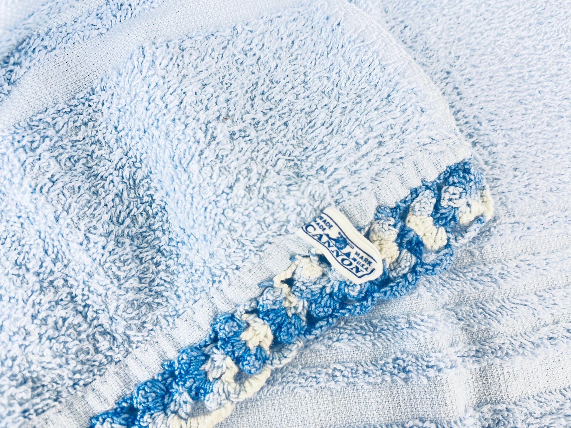 Product image for 'vintage martex light blue cotton hand bath towel set crochet trim usa made set of 3' (view d30cf2)