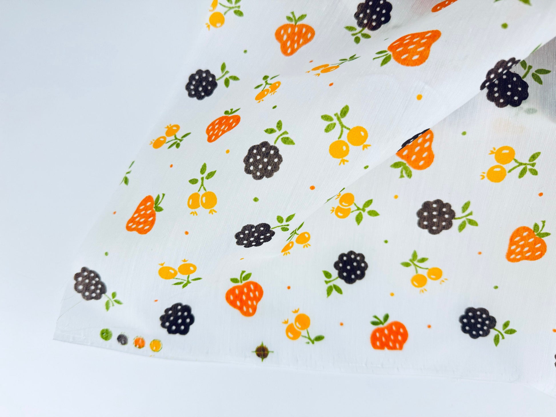 Product image for 'vintage semi sheer summer fruit fabric cheery strawberry design 45 x 116' (view 12fc1c)
