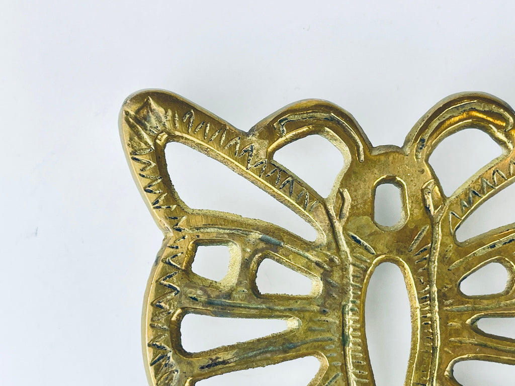 Product image for 'vintage brass butterfly trivet hot pot plate holder table saver attractive aged metal patina' (view 7cec25)