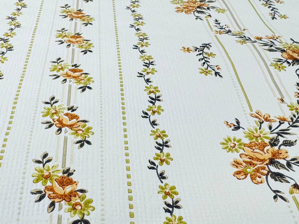 Product image for 'vintage floral print wallpaper roll craft upcycle paper material' (view b9b73a)