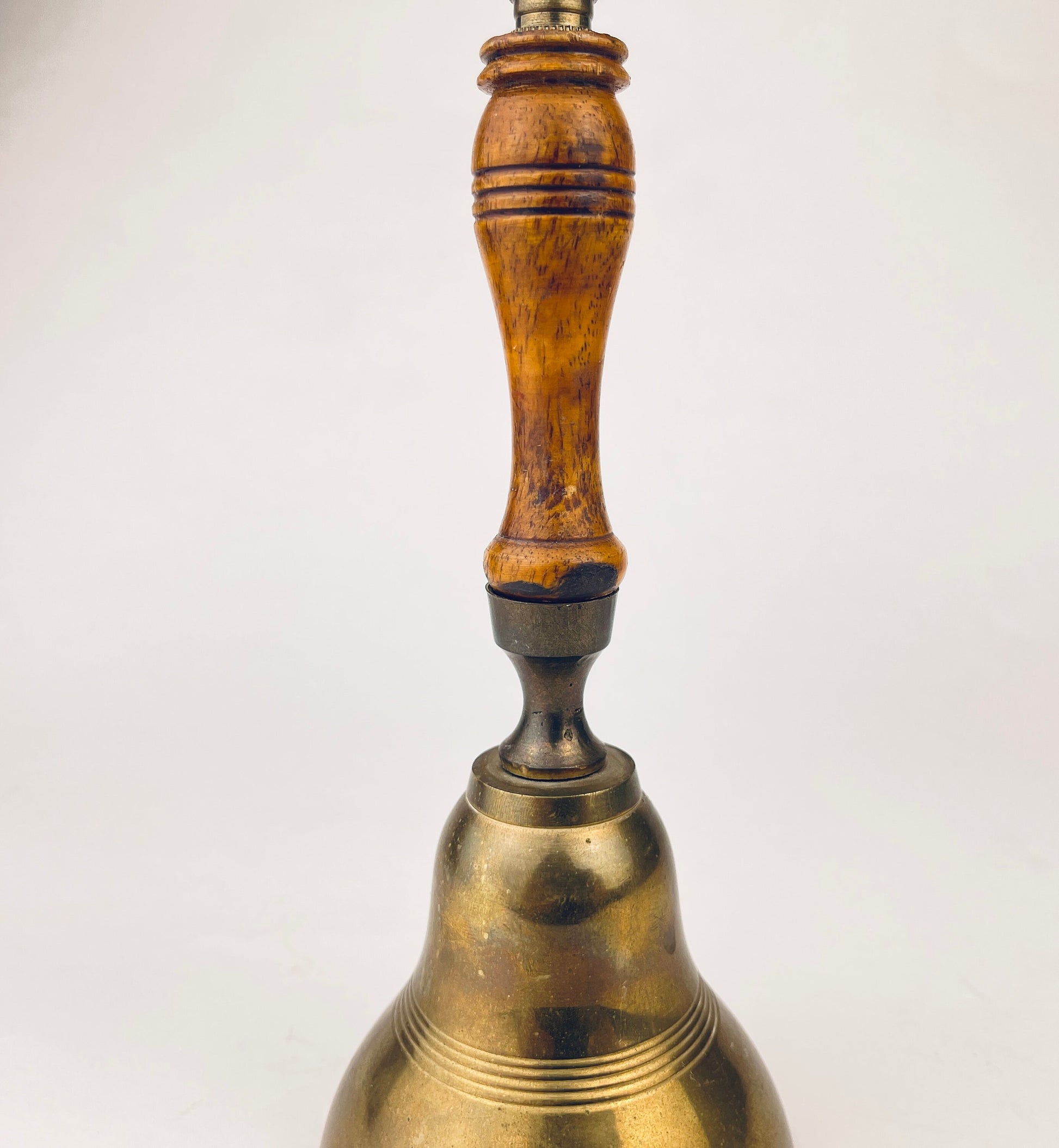 Product image for 'vintage brass wood school bell attractive aged metal patina made in india' (view e3bac4)