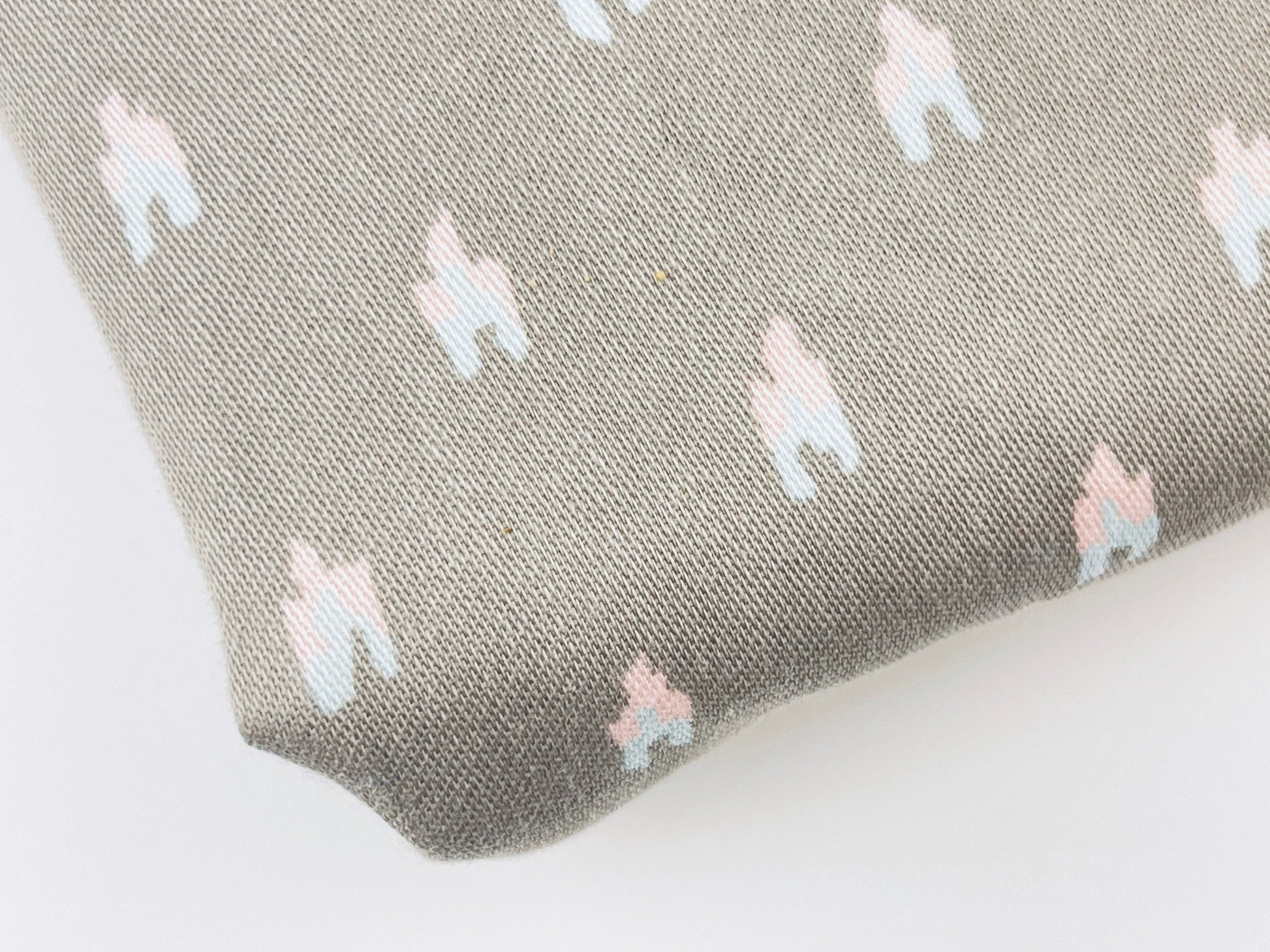 Product image for 'vintage 1990s grey pink blue southwest fabric 44 x 53 water repellent stain resistant' (view ad6260)