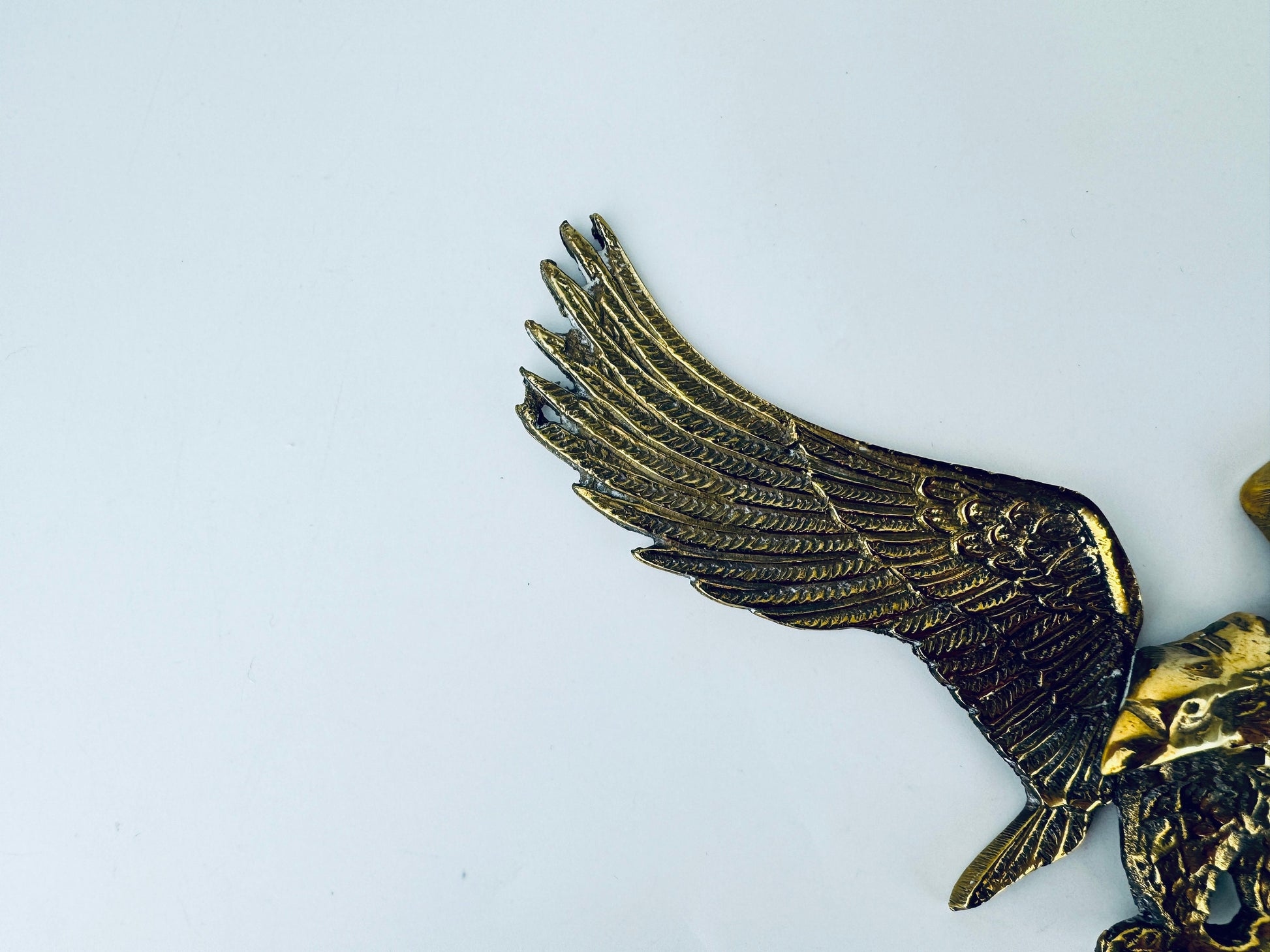 Product image for 'vintage flying solid brass eagle bird sculpture' (view d1ea9d)