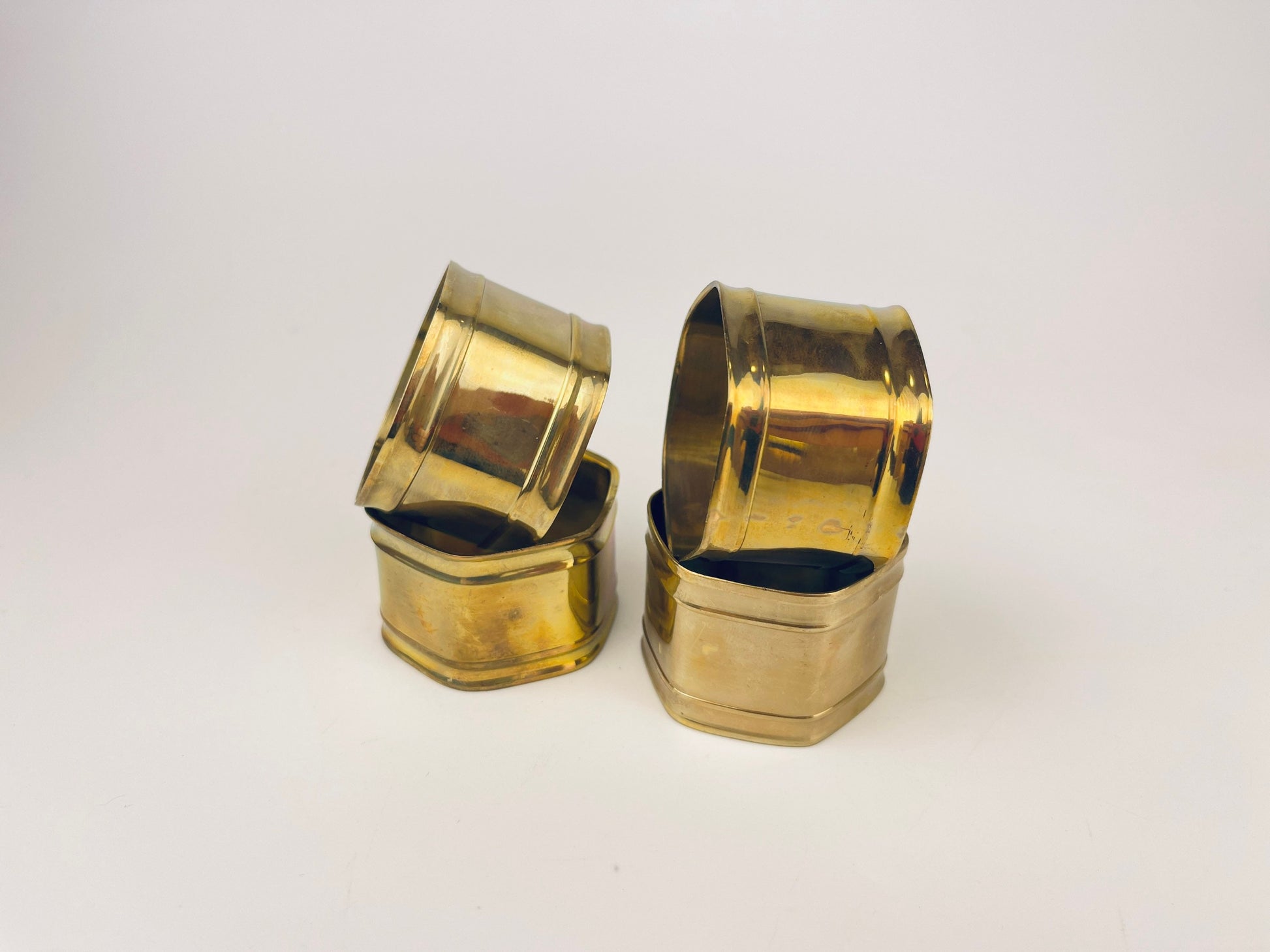 Product image for 'vintage geometric hexagon brass napkin ring holders set of four 4 attractive aged patina' (view 5552ad)