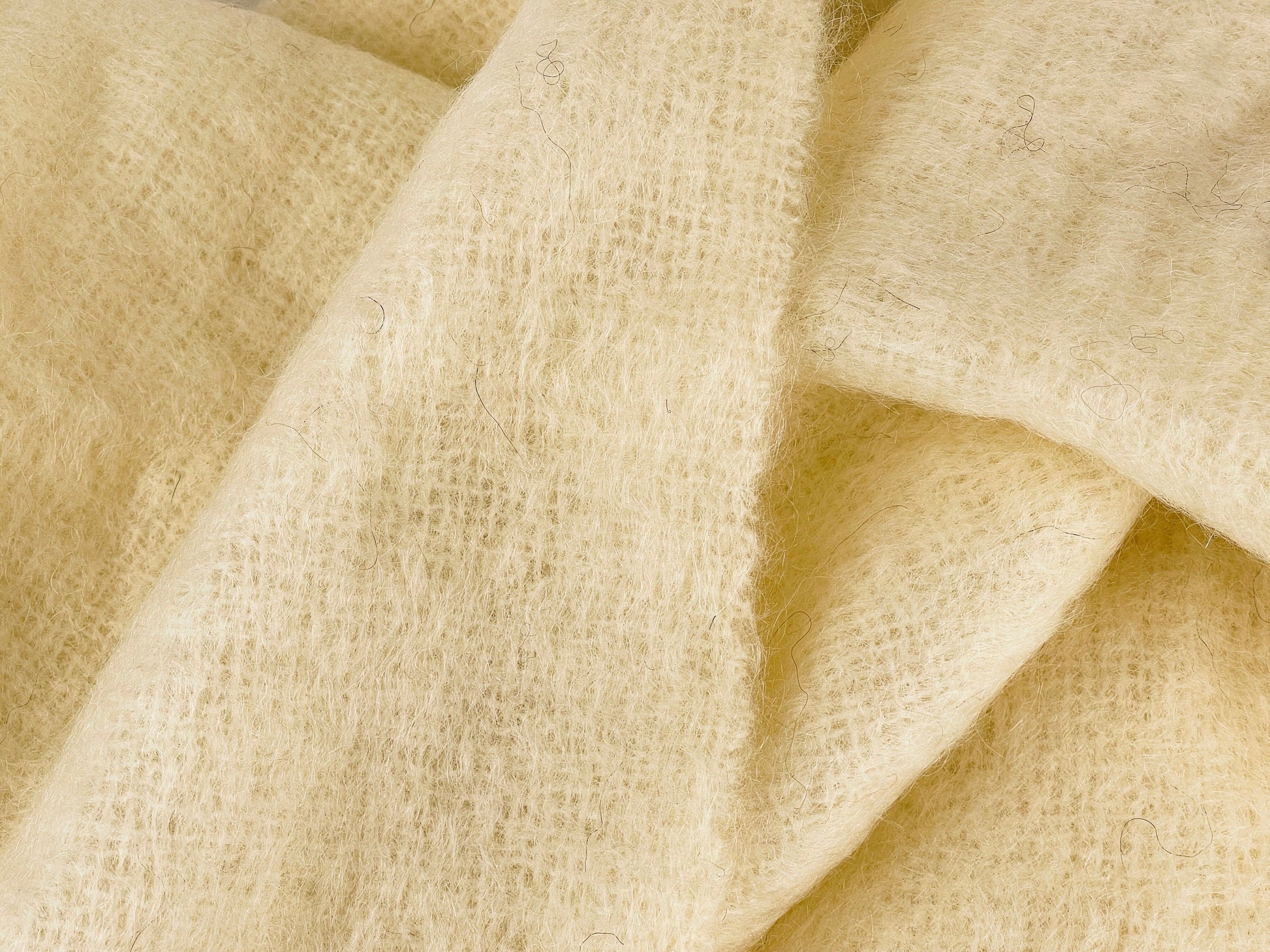 Product image for 'vintage glentana beige mohair wool plaid fringe scarf table runner made in scotland new old stock nos' (view aad6dd)