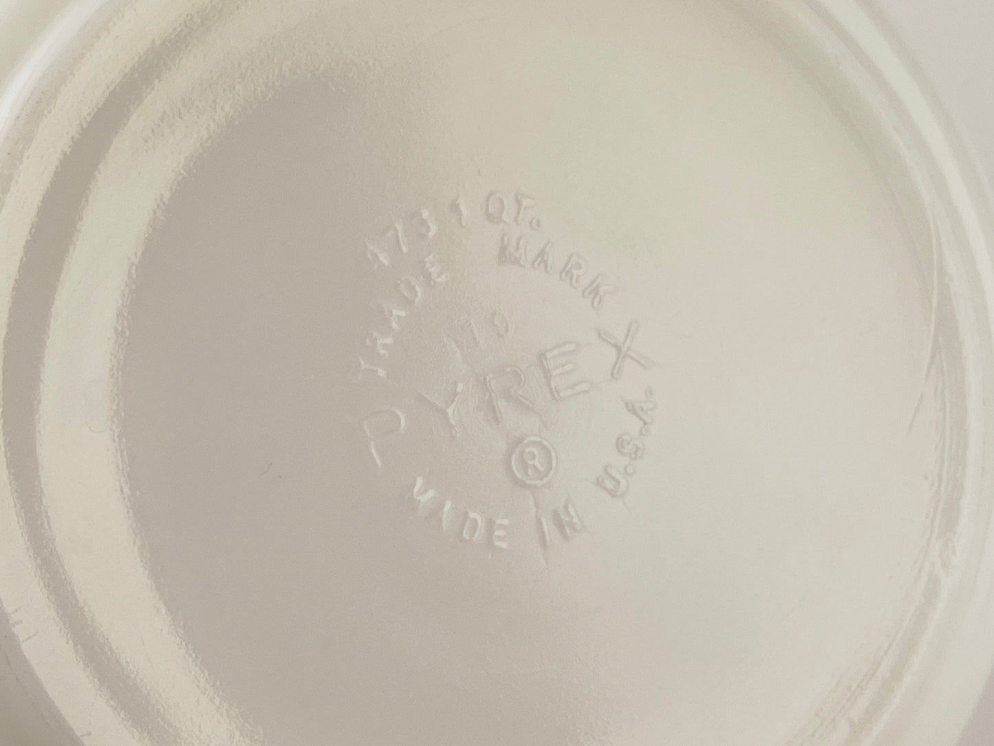 Product image for 'vintage town country pyrex casserole dish 473 1 qt brown point star design' (view dad229)