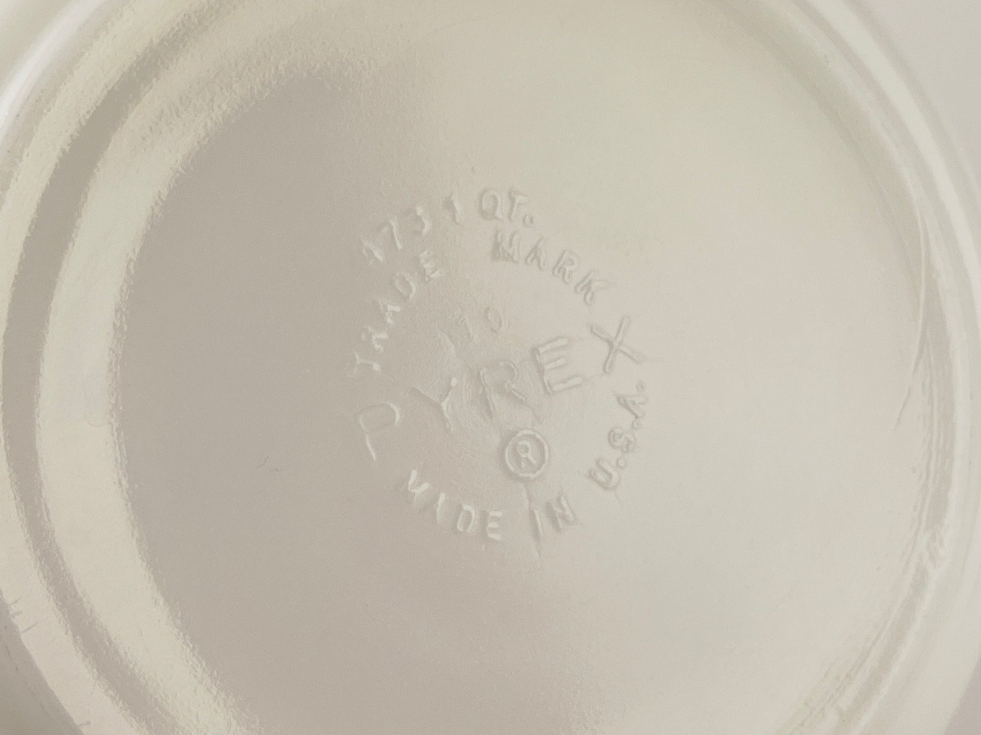 Product image for 'vintage town country pyrex casserole dish 473 1 qt brown point star design' (view dad229)