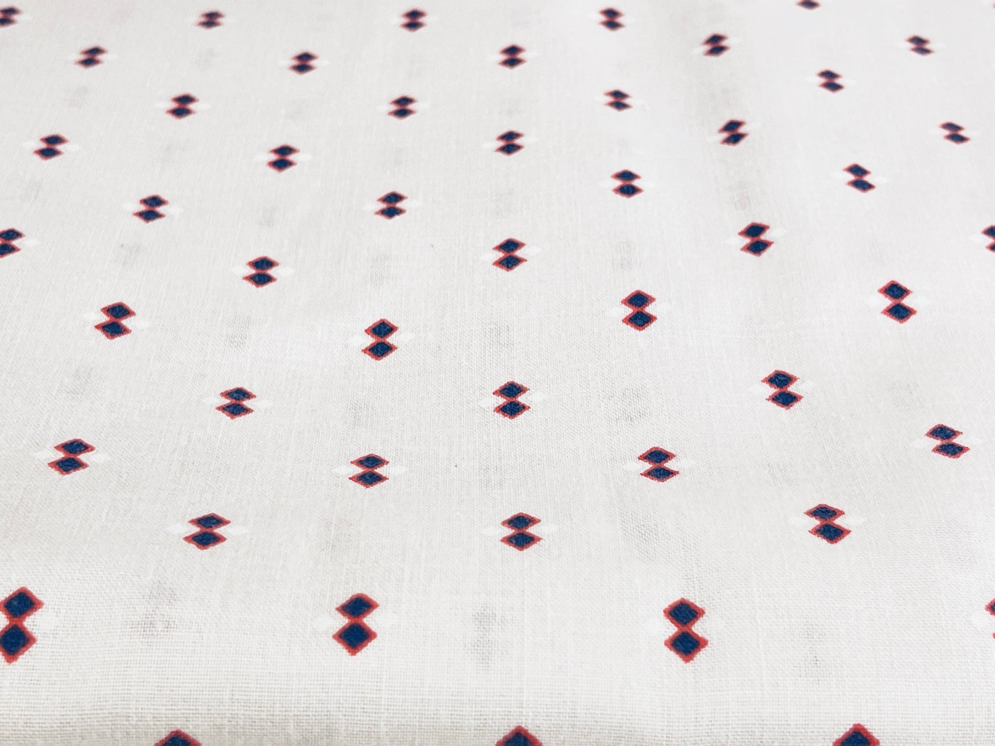 Product image for 'vintage texmade twin double sized single stitch flat sheet geometric double diamond pattern 80 20 cotton polyester made in canada' (view 6b740e)