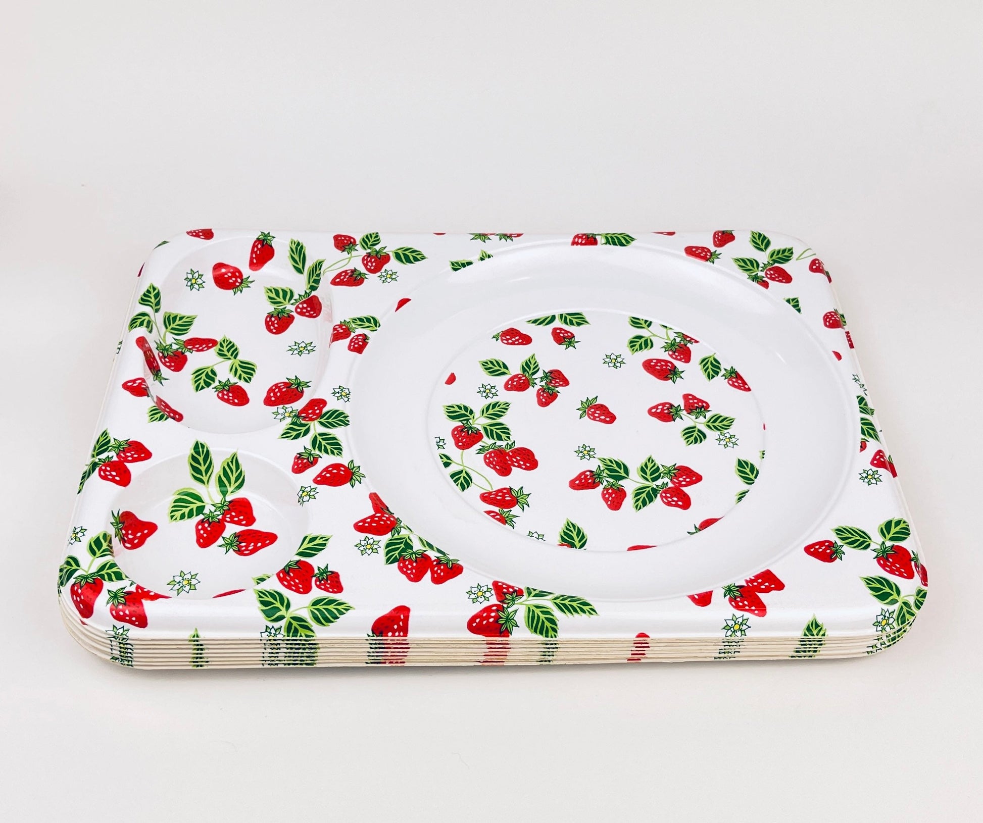 Product image for 'vintage strawberry fields tray retro picnic dining charm' (view 844627)