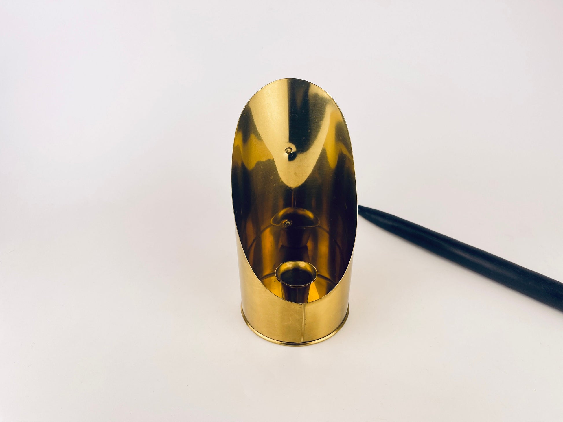Product image for 'vintage tall brass chamber stick candle holder aged attractive patina made in hong kong' (view 79a71c)