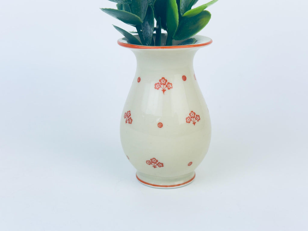 Product image for 'vintage bavaria mini beige red floral ceramic bud vase made in germany us zone jaeger co' (view 1bf18b)