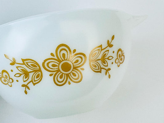 Product image for 'vintage pyrex butterfly gold cinderella mixing bowl 441 1 5 pt 750 ml made in usa' (view bcc4f1)