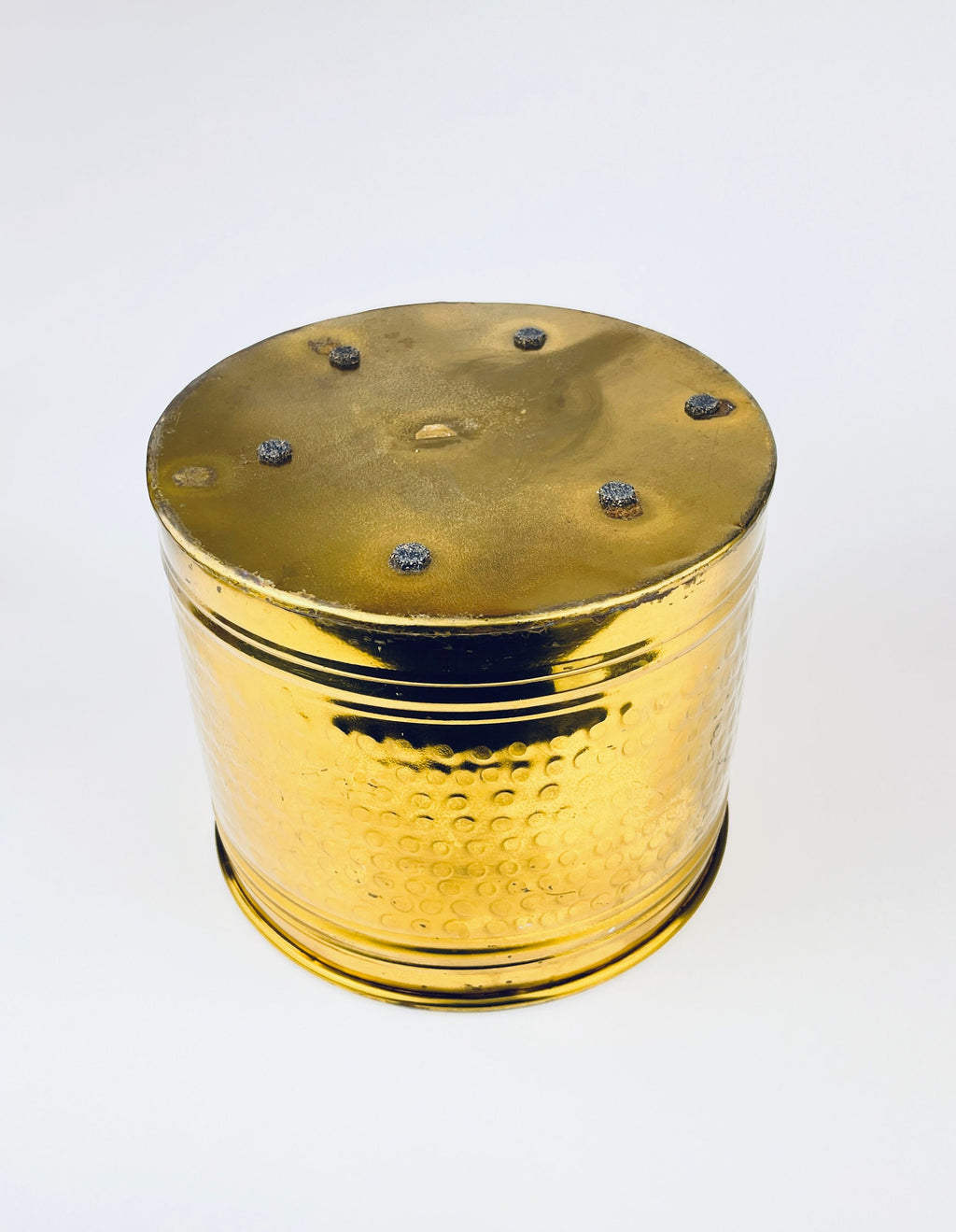 Product image for 'vintage hammered brass indoor planter pot' (view c09d7a)