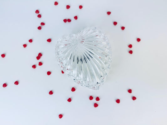 Product image for 'vintage heart shaped ribbon hi tone crystal glass ring dish trinket jar made in korea' (view f61671)
