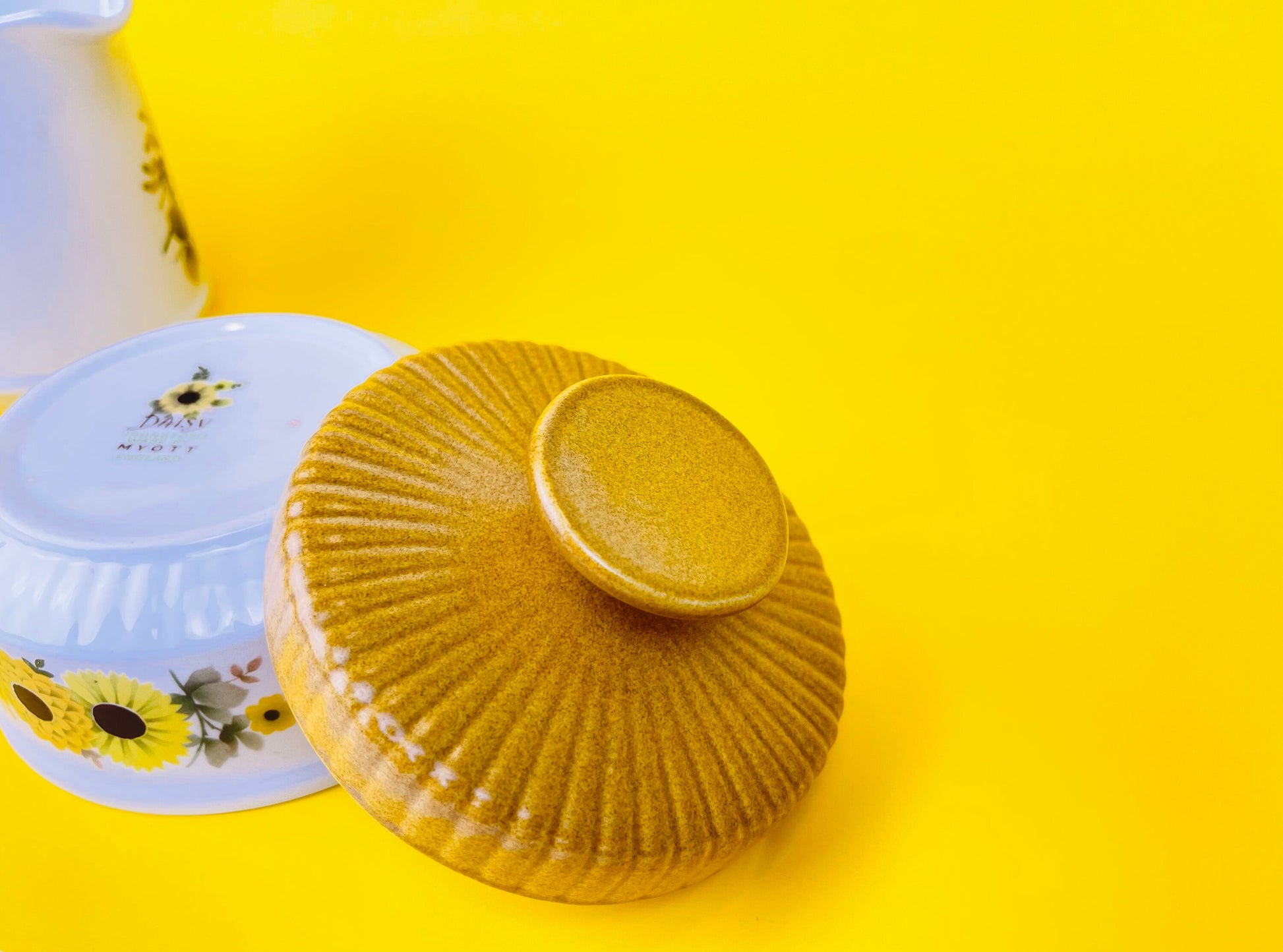 Product image for 'vintage myott yellow daisy ironstone cream sugar set made in england' (view 7c1afa)