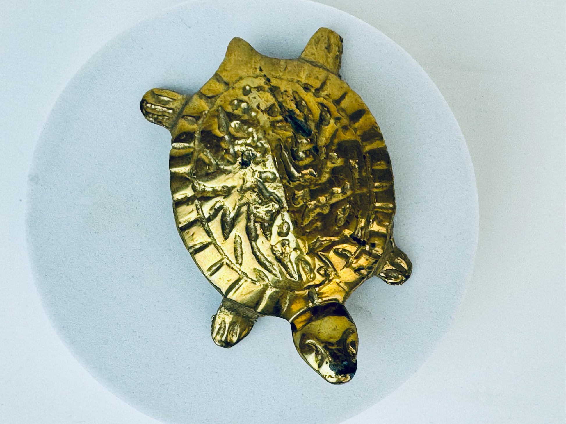 Product image for 'vintage solid brass turtle figurine paperweight attractive aged metal patina' (view e56658)