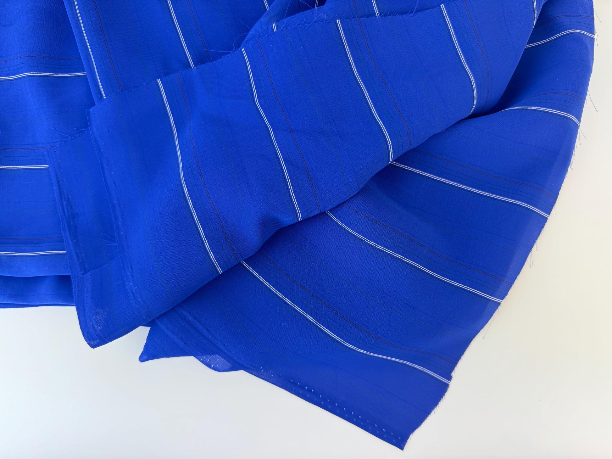 Product image for 'vintage blue white smooth polyester fabric 44 x 124' (view 7eaaa2)